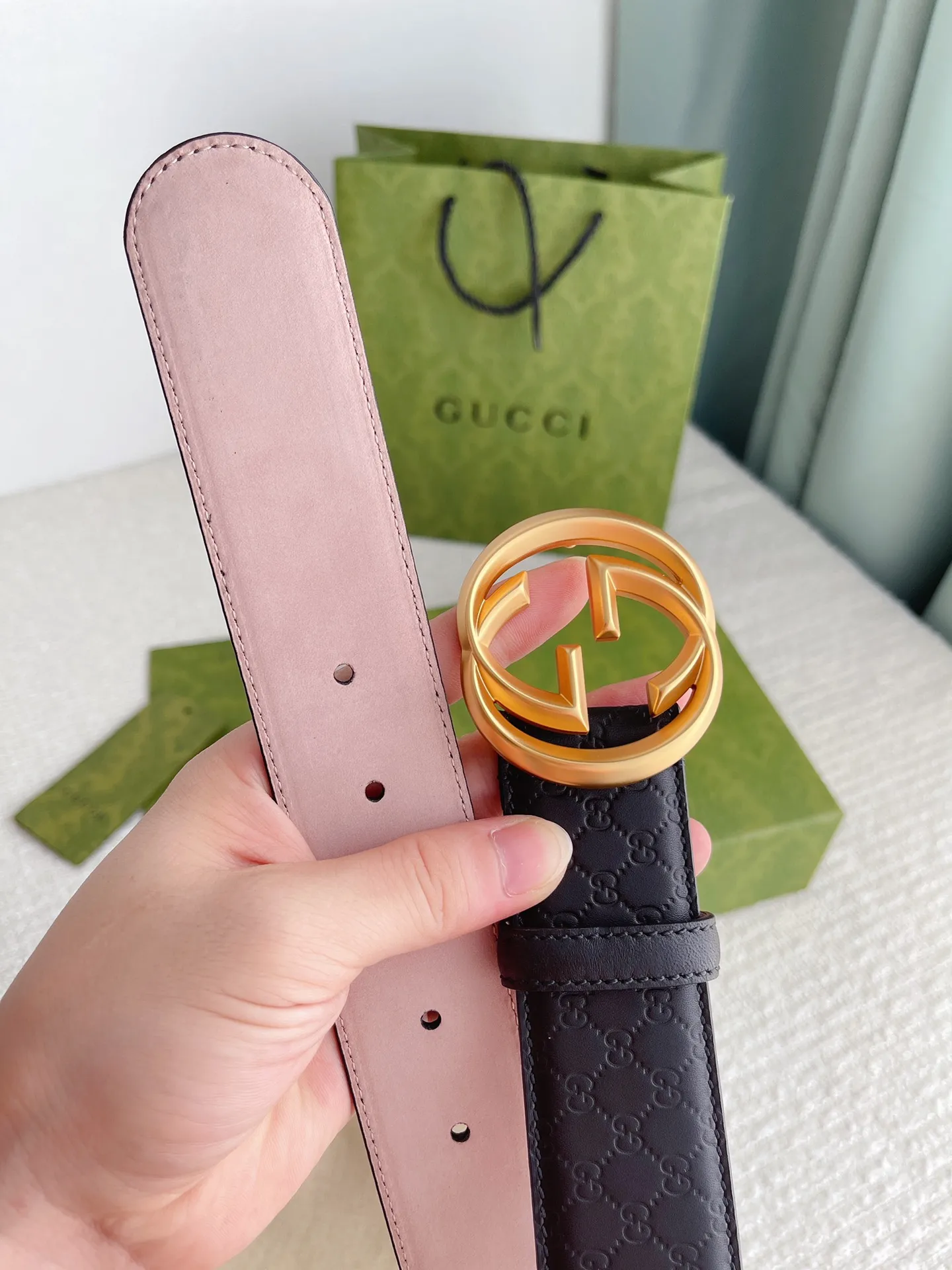 Gucci 新作ベルト ブラック ゴールドバックル - 画像 (6)