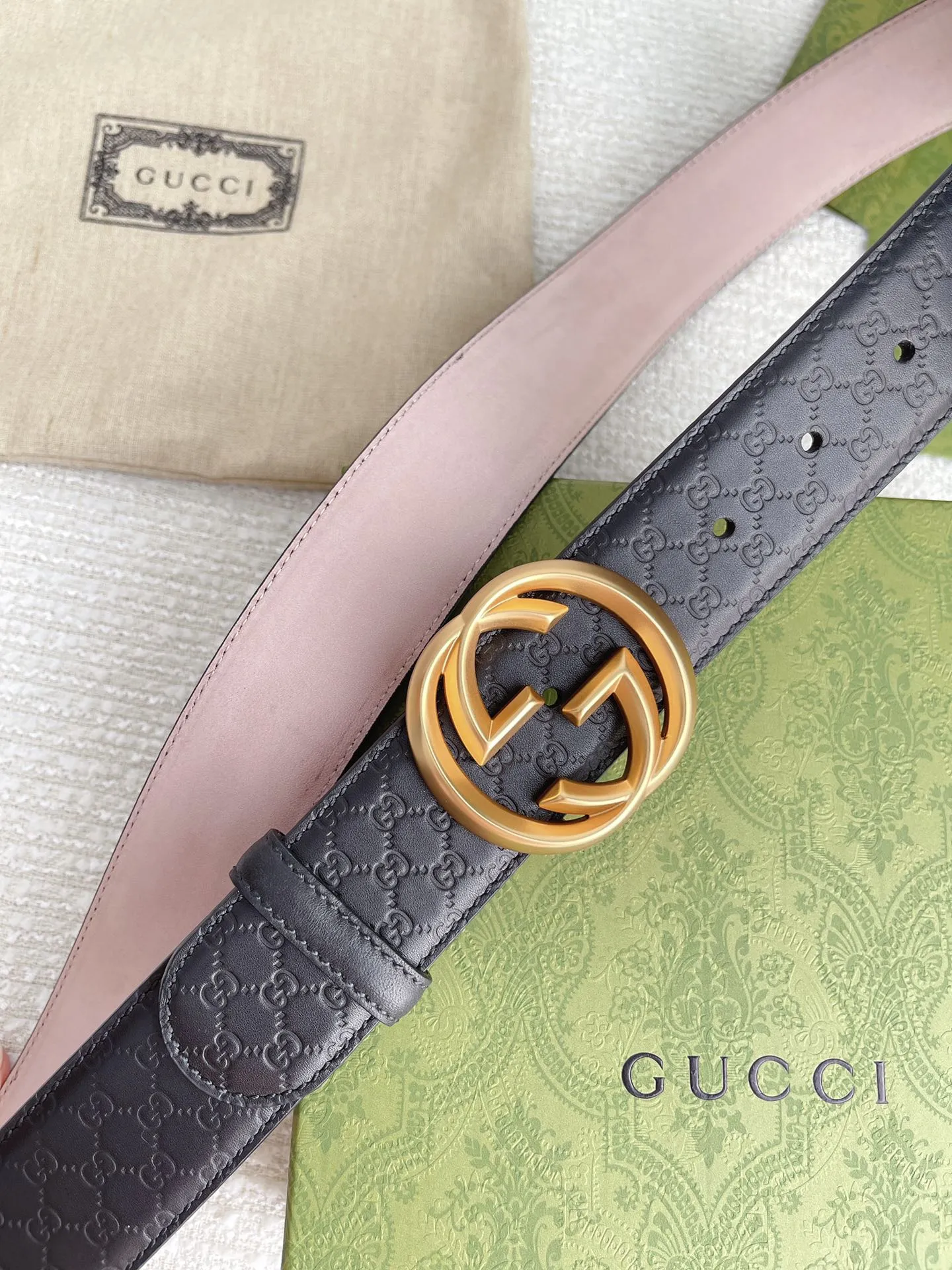 Gucci 新作ベルト ブラック ゴールドバックル - 画像 (9)