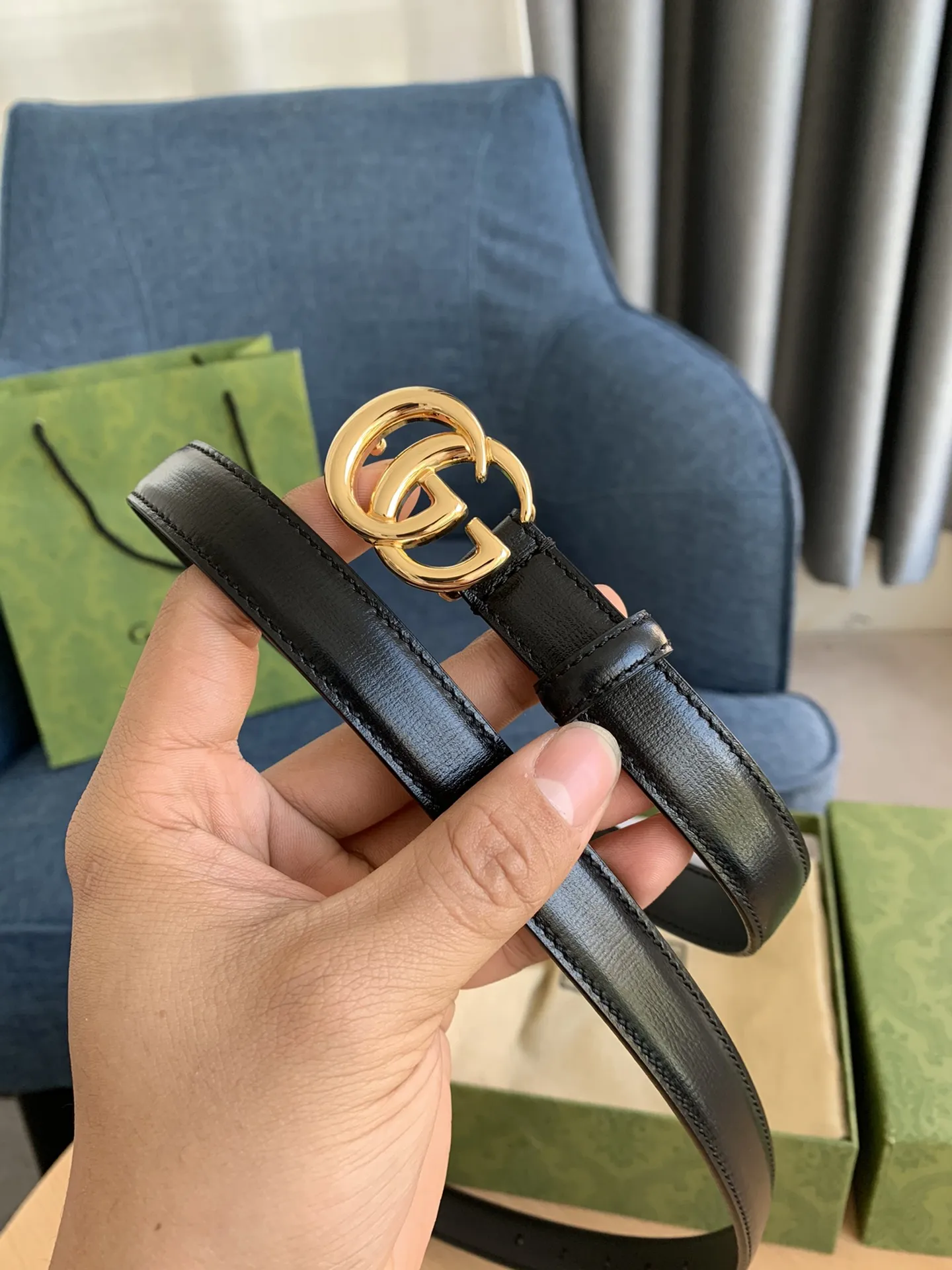 Gucci 黒 クラシックベルト ゴールドバックル - 画像 (3)