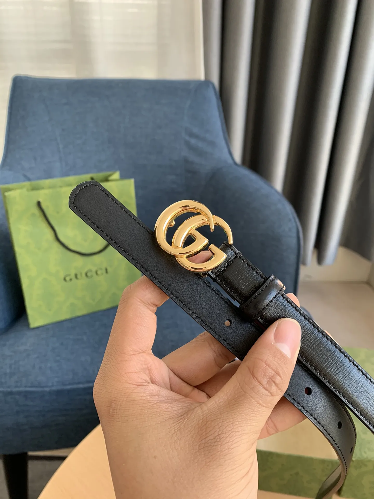 Gucci 黒 クラシックベルト ゴールドバックル - 画像 (4)