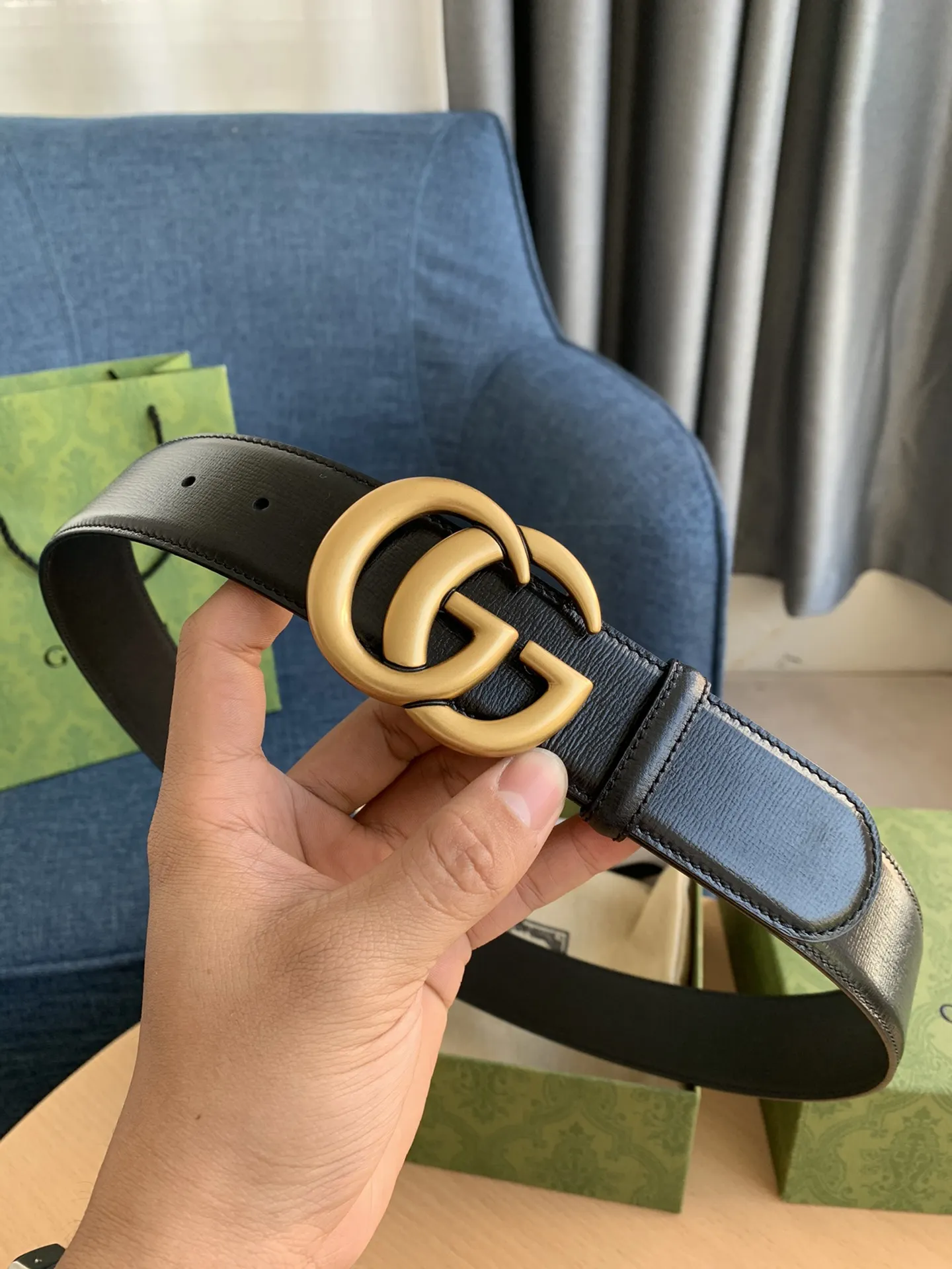 Gucci 新作黒ベルトゴールドバックル - 画像 (6)