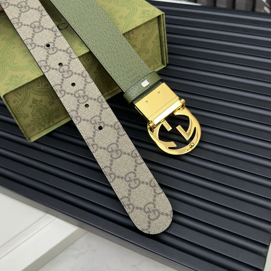 Gucci 新作ウミ PVCベルト - 画像 (6)