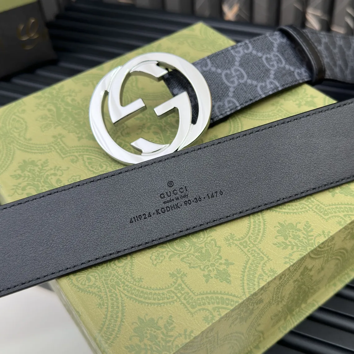 Gucci新作ベルト黒シルバーダブルGバックル - 画像 (8)
