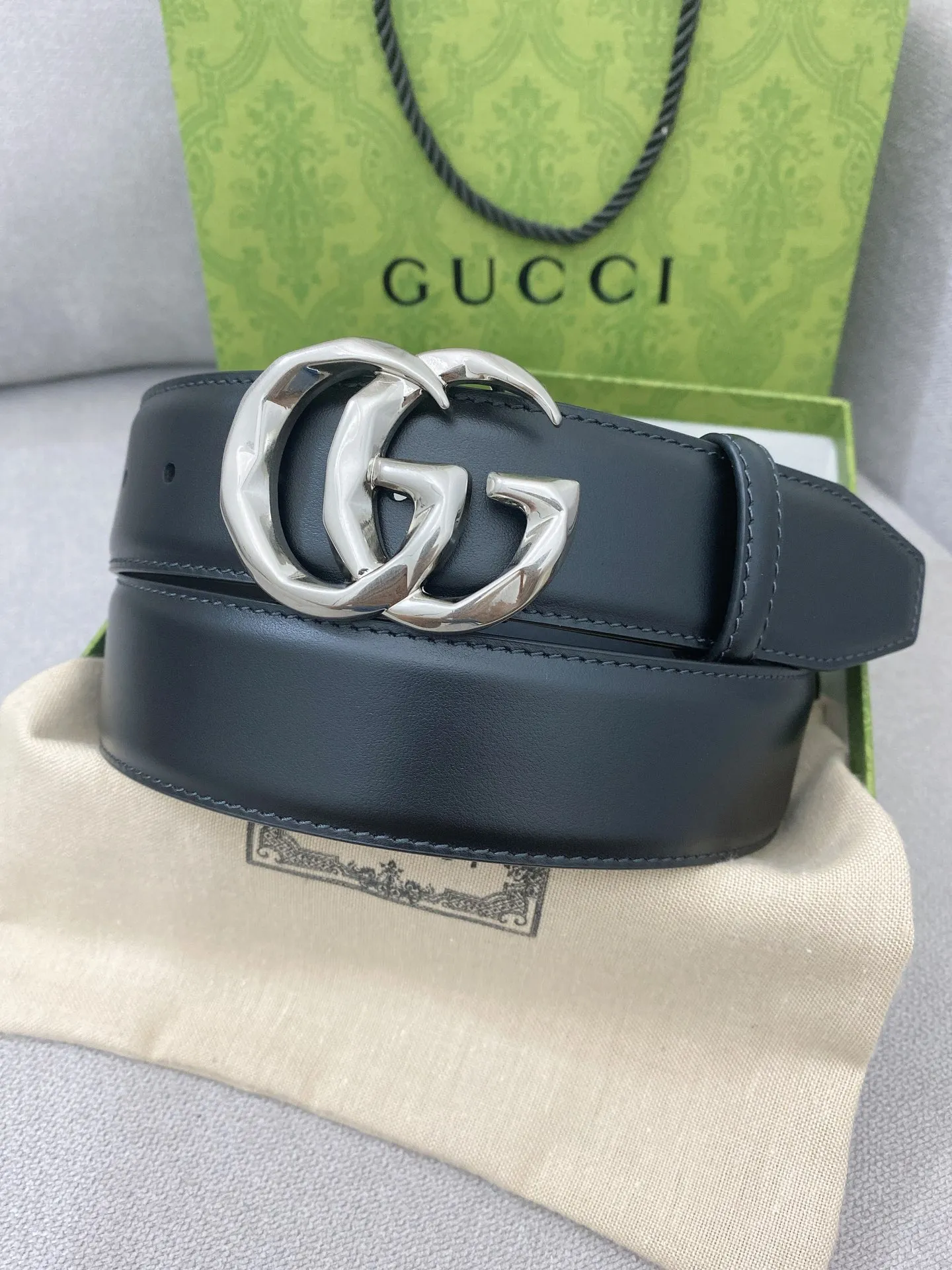 Gucci新作黒ベルトシンプルデザイン - 画像 (3)