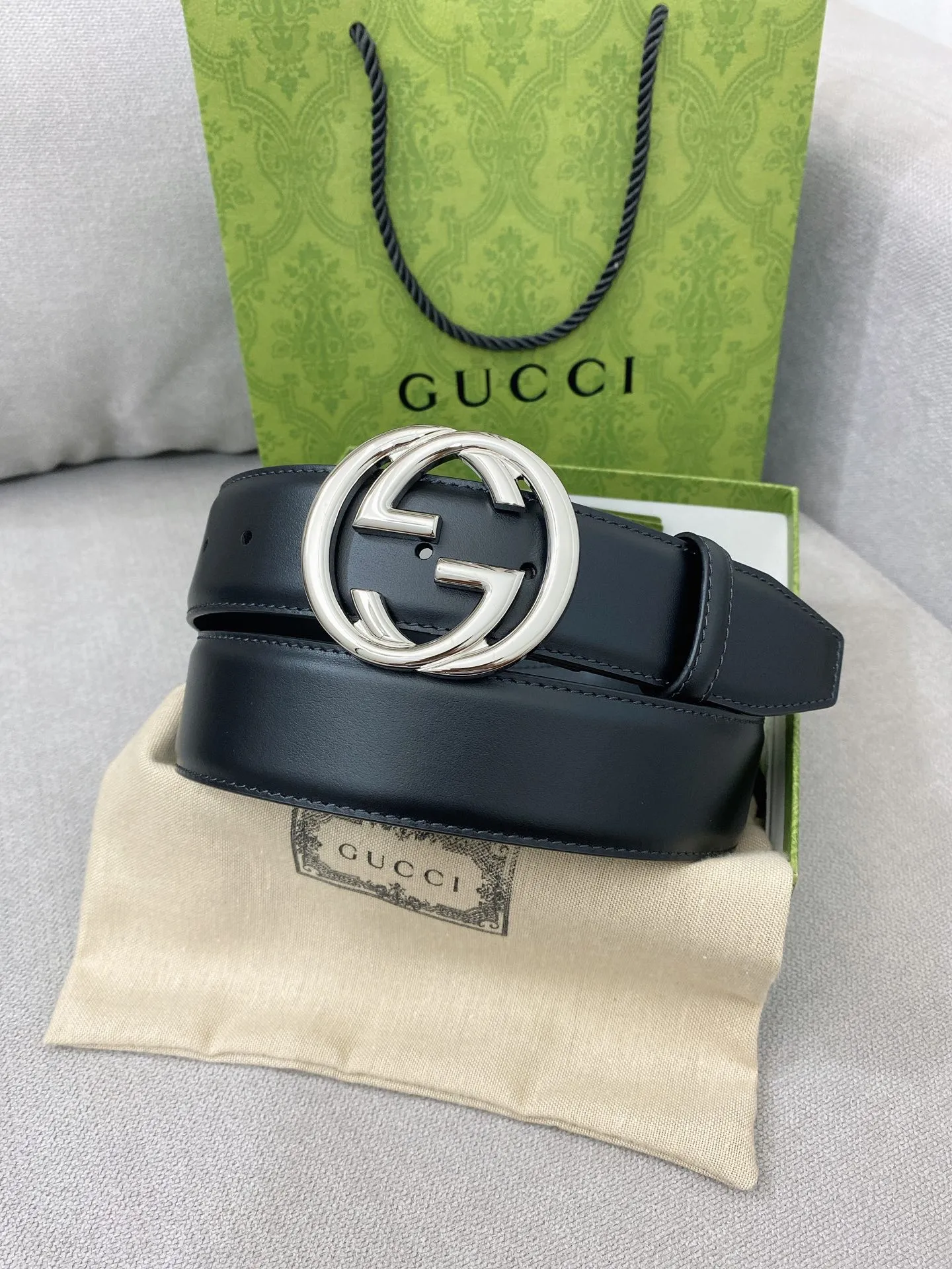 Gucci新作黒シンプルベルト4.0cm幅