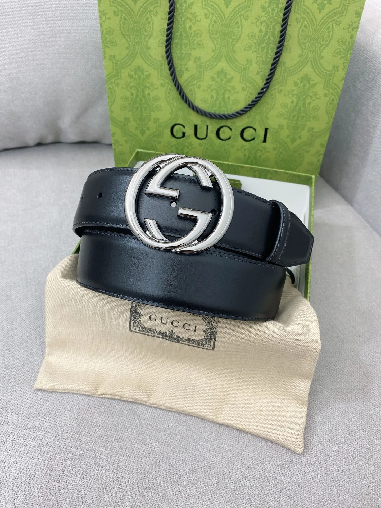Gucci新作黒シンプルベルト4.0cm幅