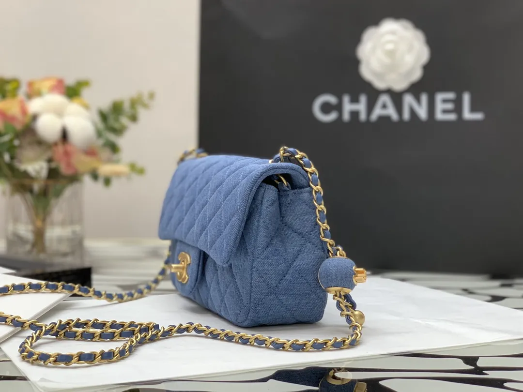 CHANEL ブルー デニム ミニバッグ - 画像 (6)