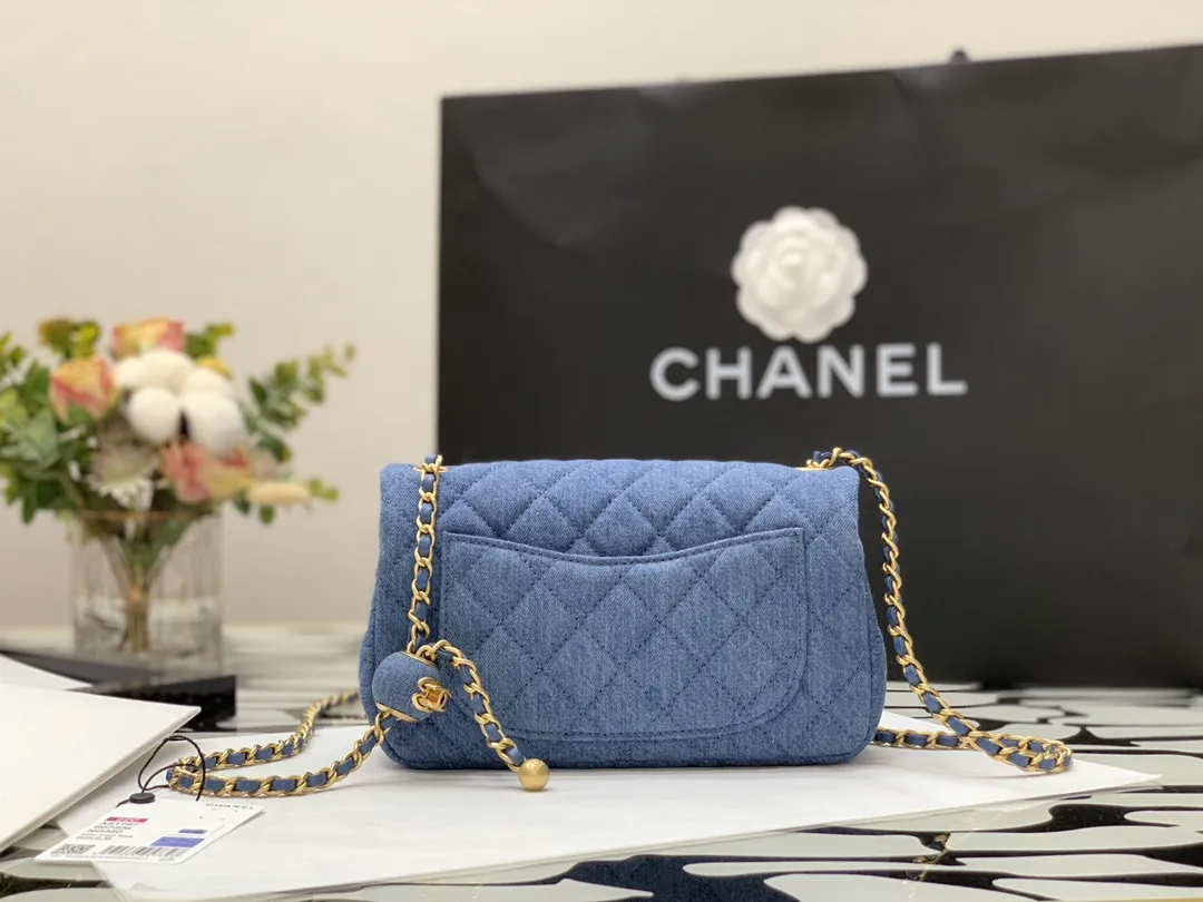 CHANEL ブルー デニム ミニバッグ - 画像 (8)