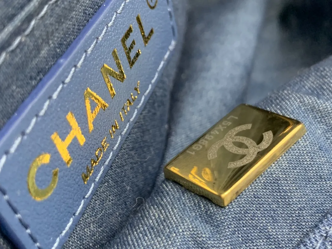 CHANEL ブルー デニム ミニバッグ - 画像 (10)