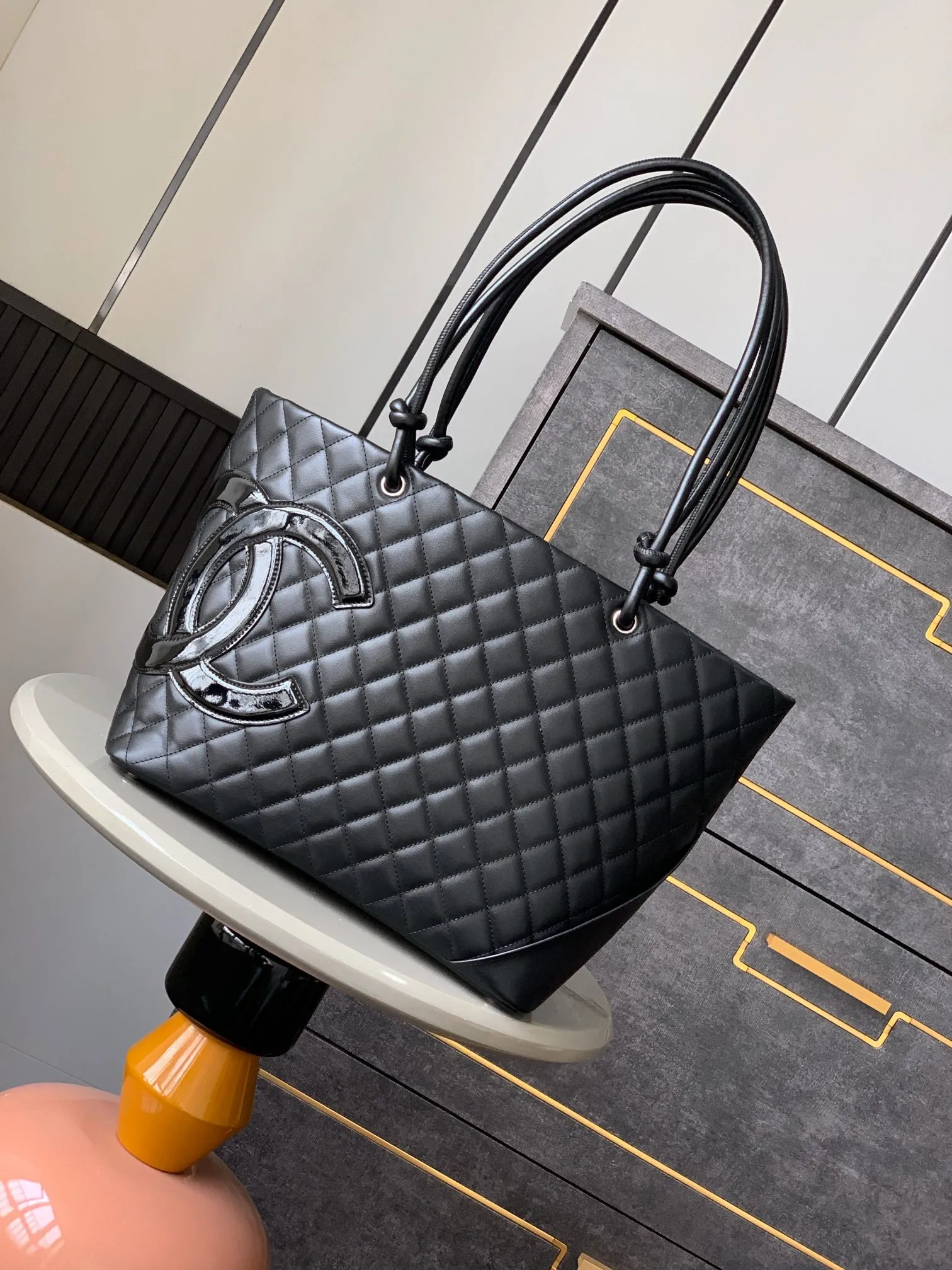 CHANEL オハネル トートバッグ ブラック ホワイト