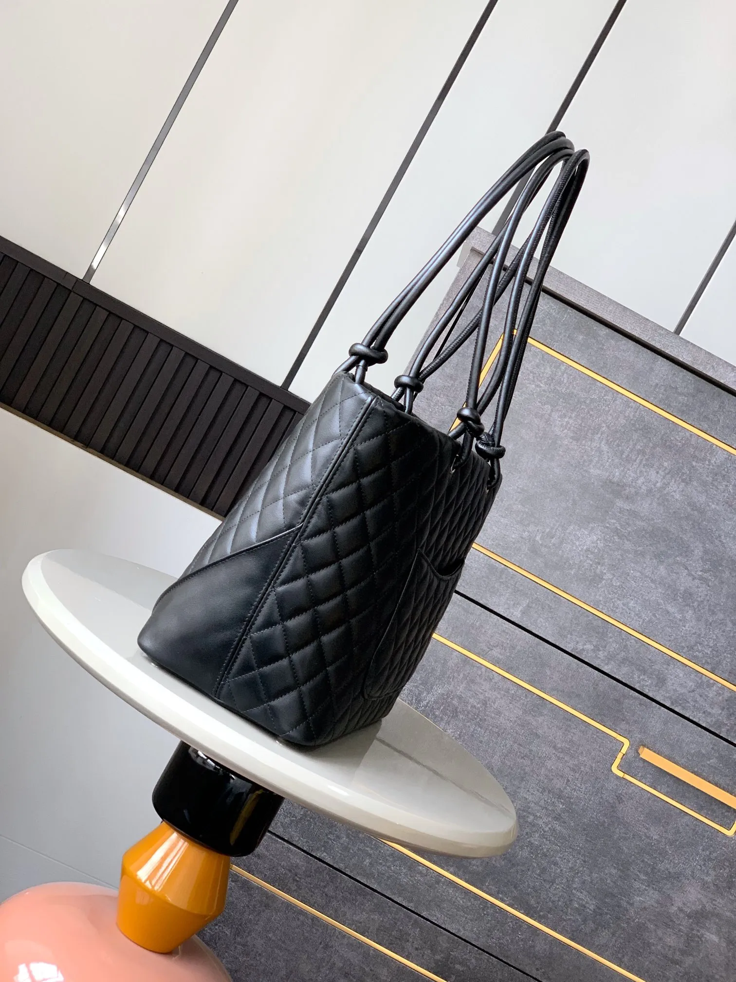 CHANELトートバッグ黒白パンダ柄大容量 - 画像 (3)