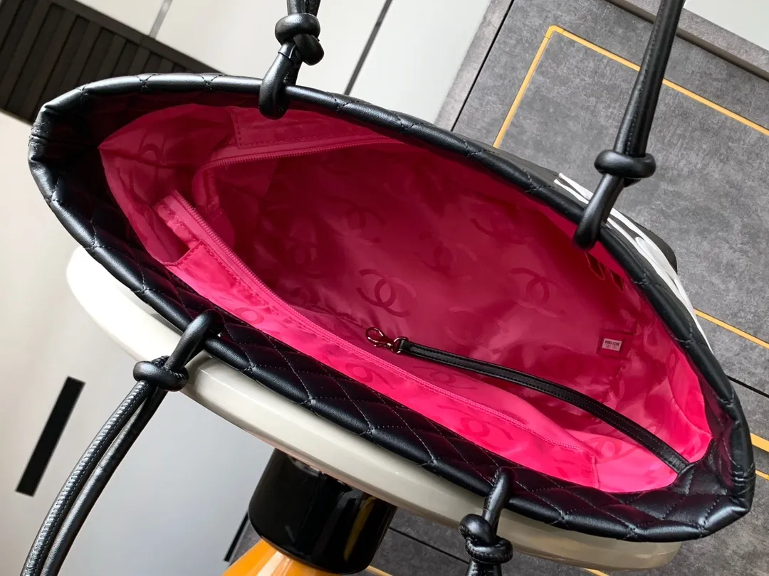 CHANELトートバッグ黒白パンダ柄大容量 - 画像 (9)