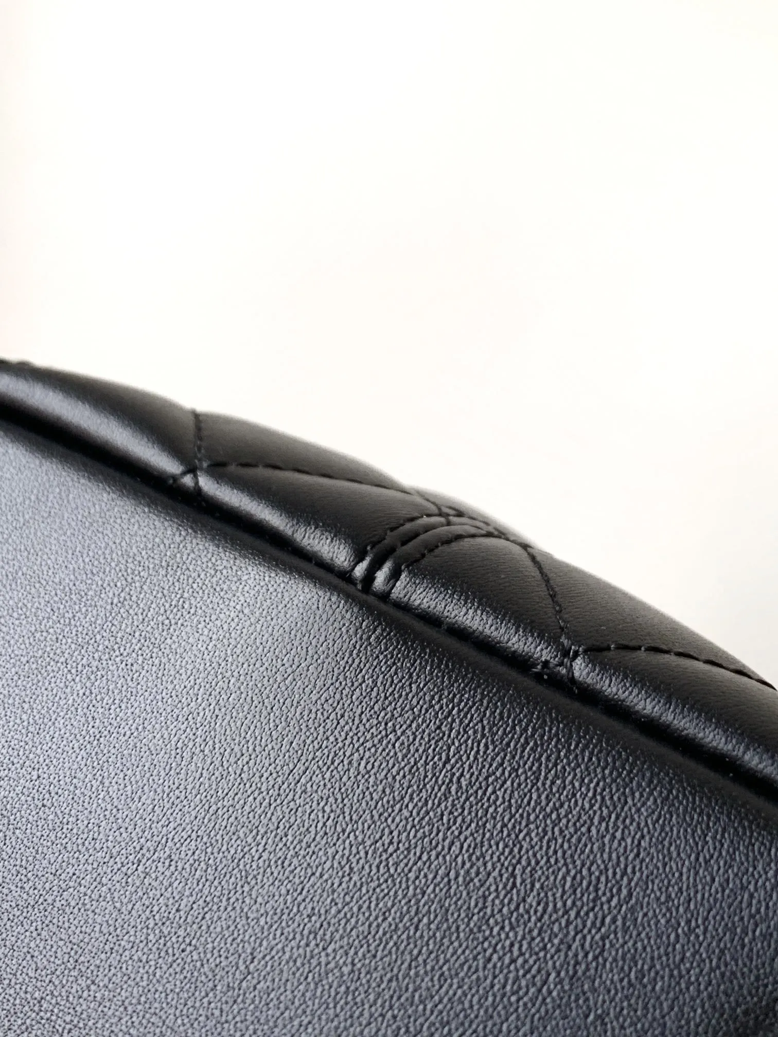 CHANELトートバッグ黒白パンダ柄大容量 - 画像 (10)