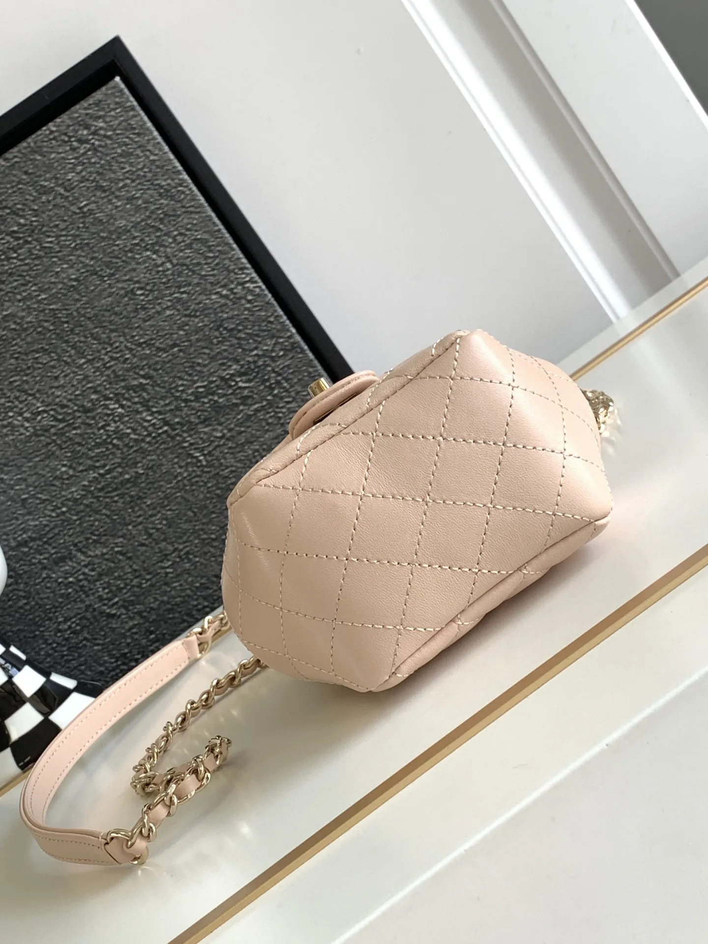 OHANELベージュキルティング小型バッグ - 画像 (5)