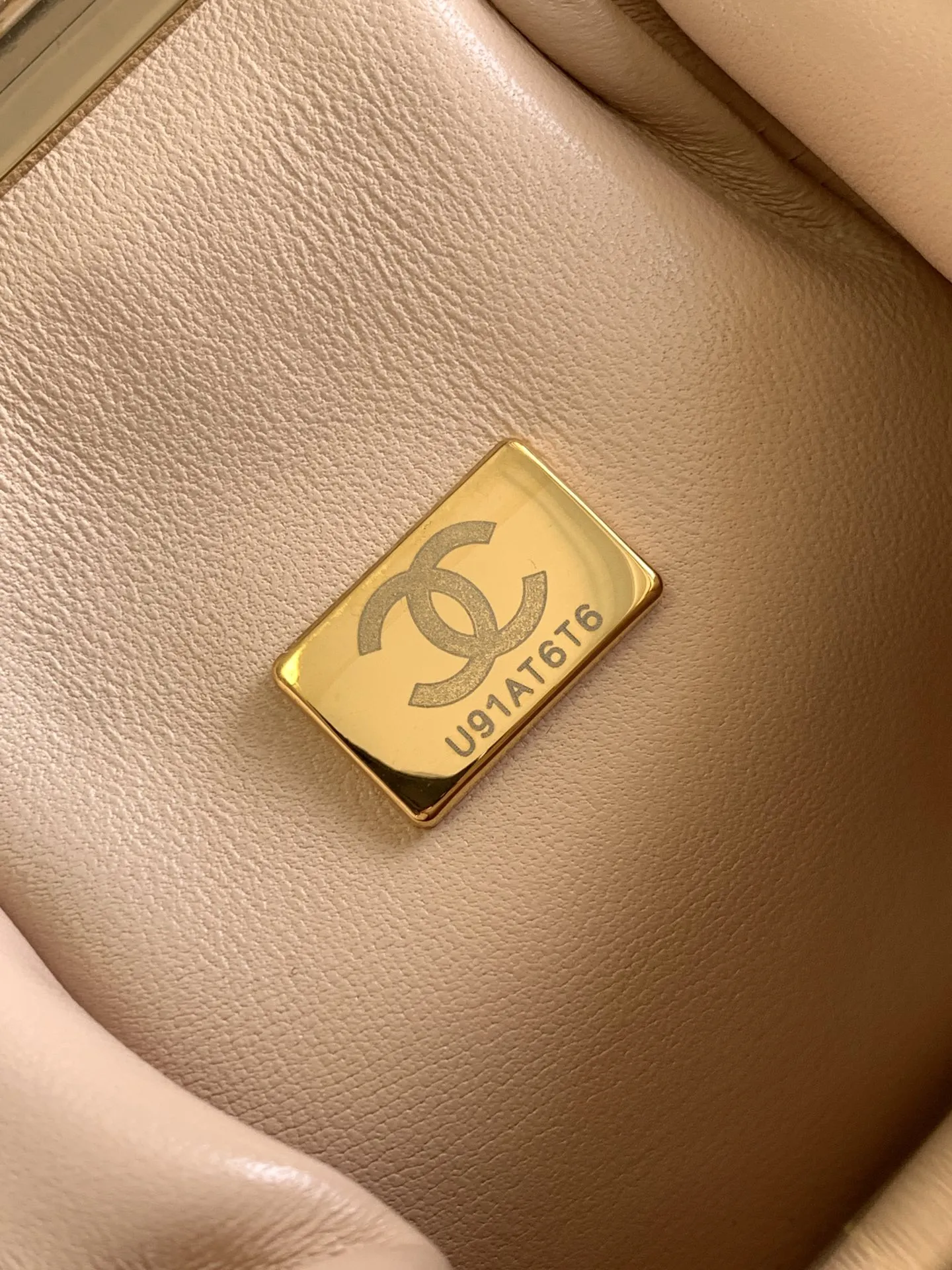 OHANELベージュキルティング小型バッグ - 画像 (10)