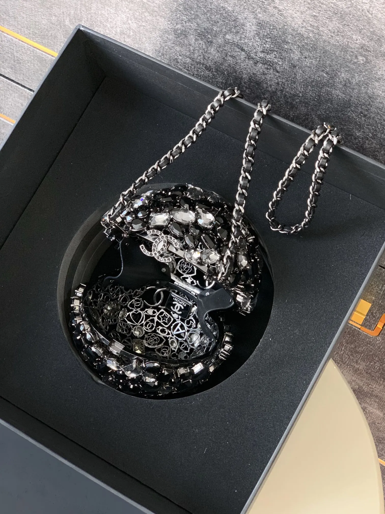 OHANEL ブラッククリスタルボールバッグ24A - 画像 (8)