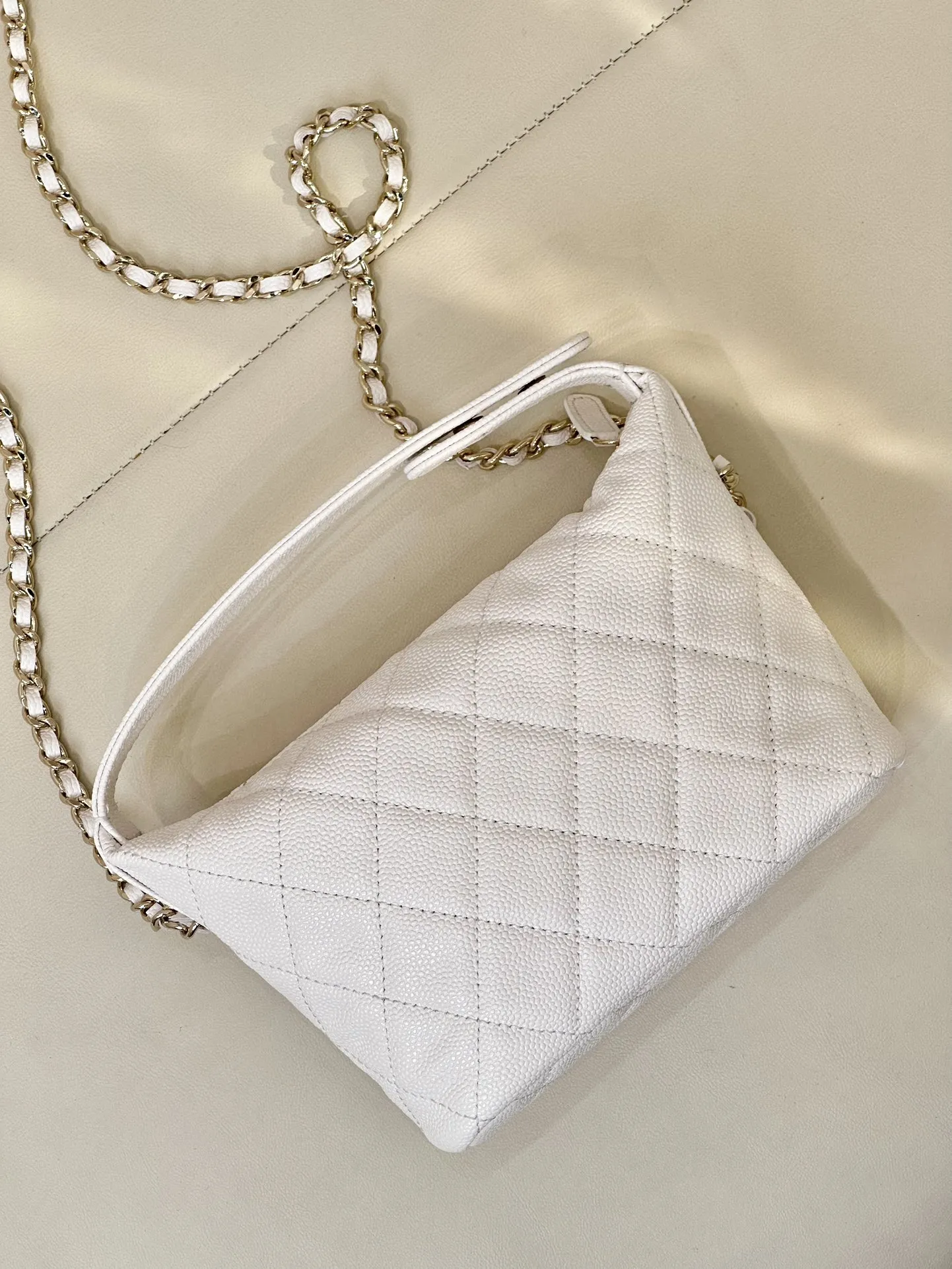 CHANEL2025新作弁当箱の白いハンドバッグ - 画像 (8)