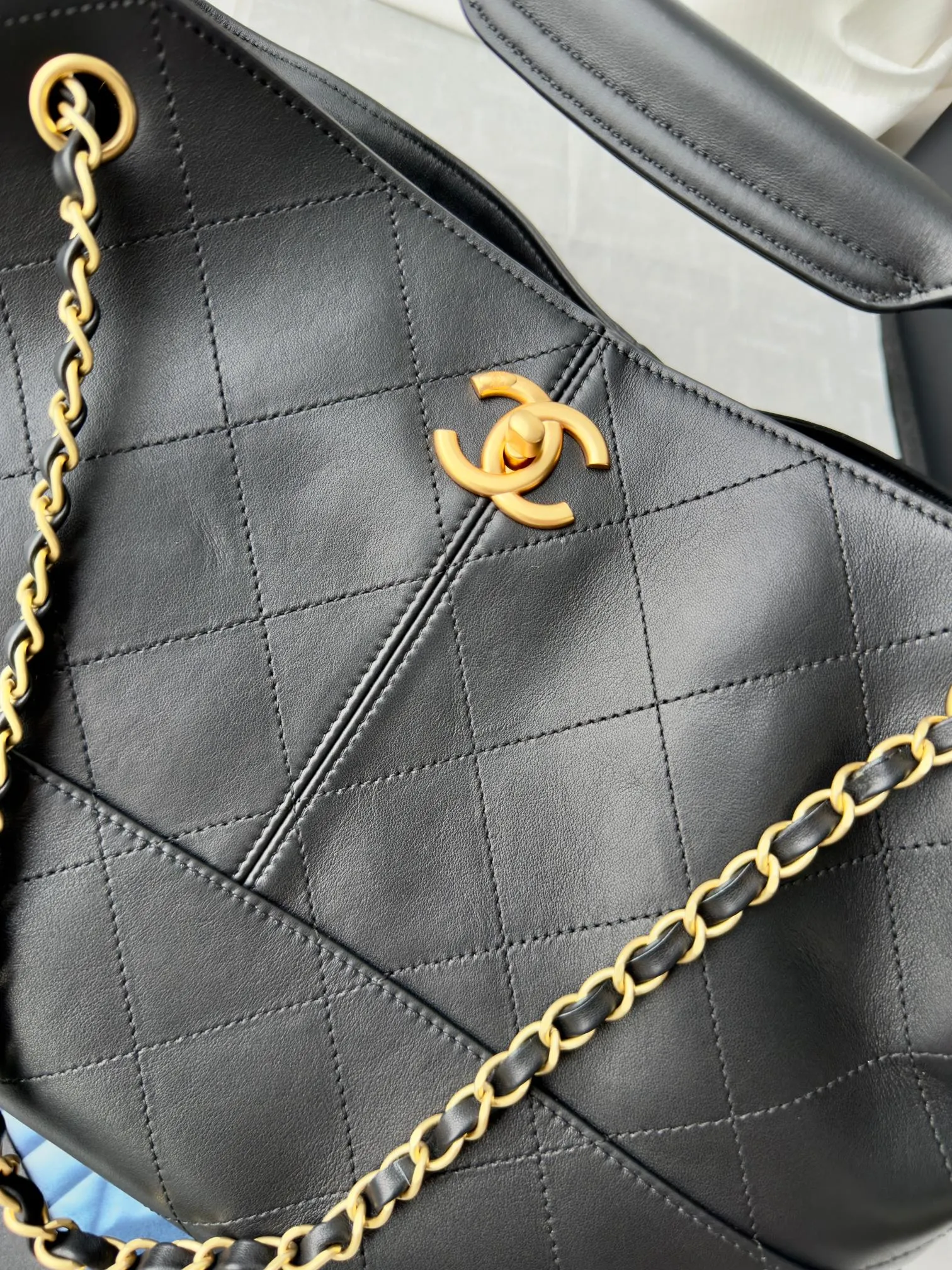 CHANEL ブラック菱格紋ショルダーバッグ - 画像 (5)