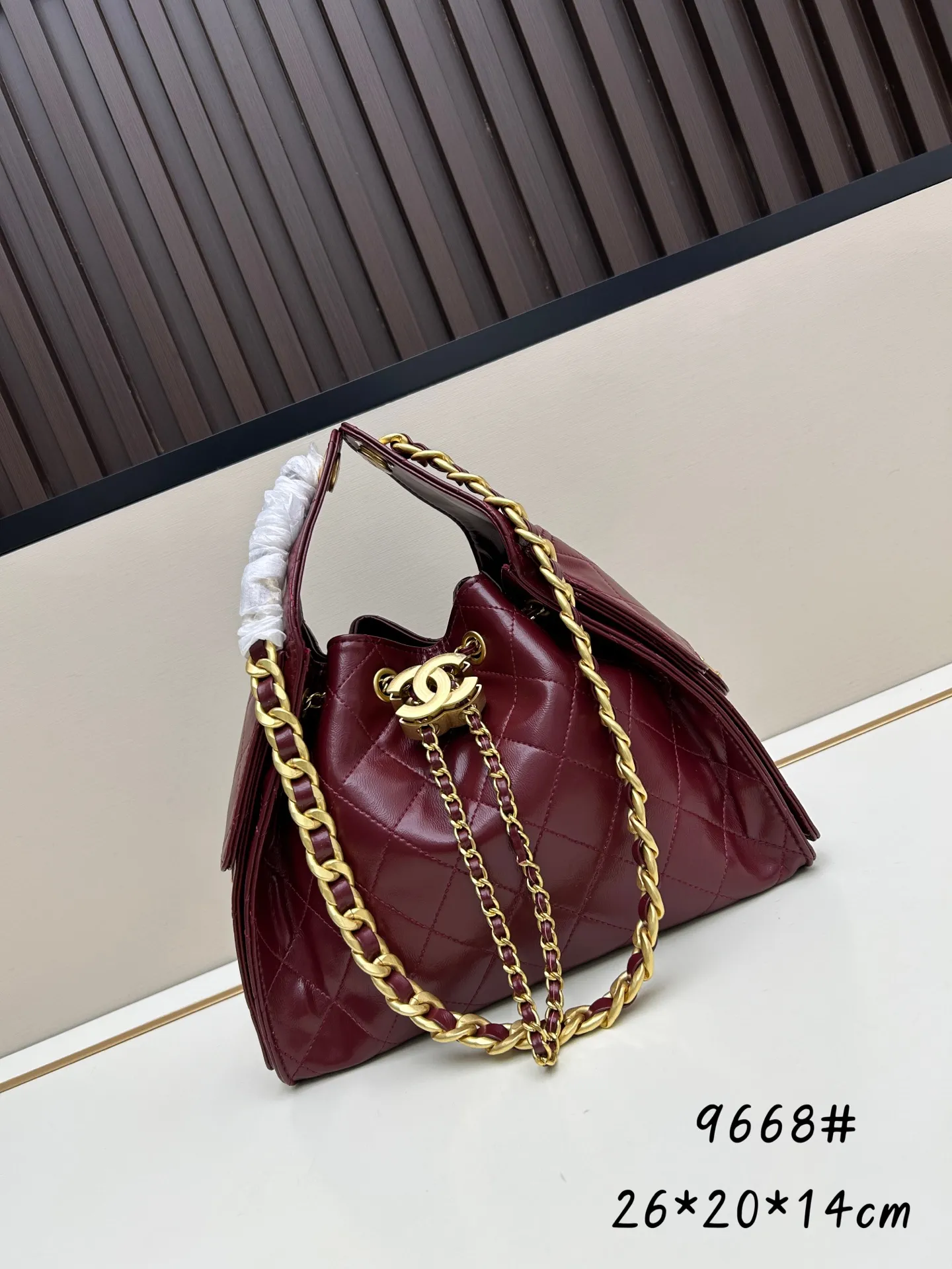 シャネル25バッグ レッド 油waxレザー