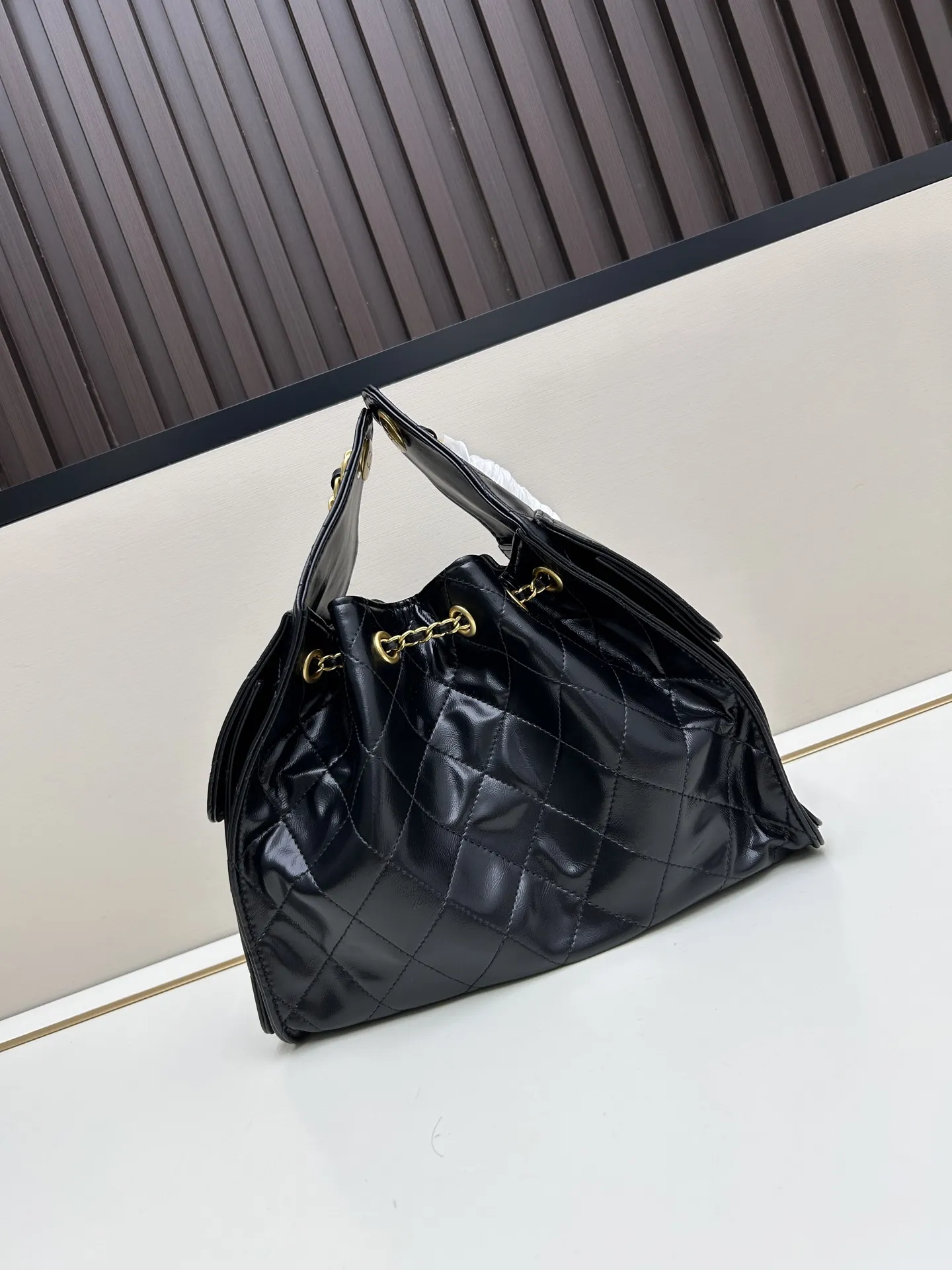 Chanel 25バッグ ブラック 油waxレザー - 画像 (4)