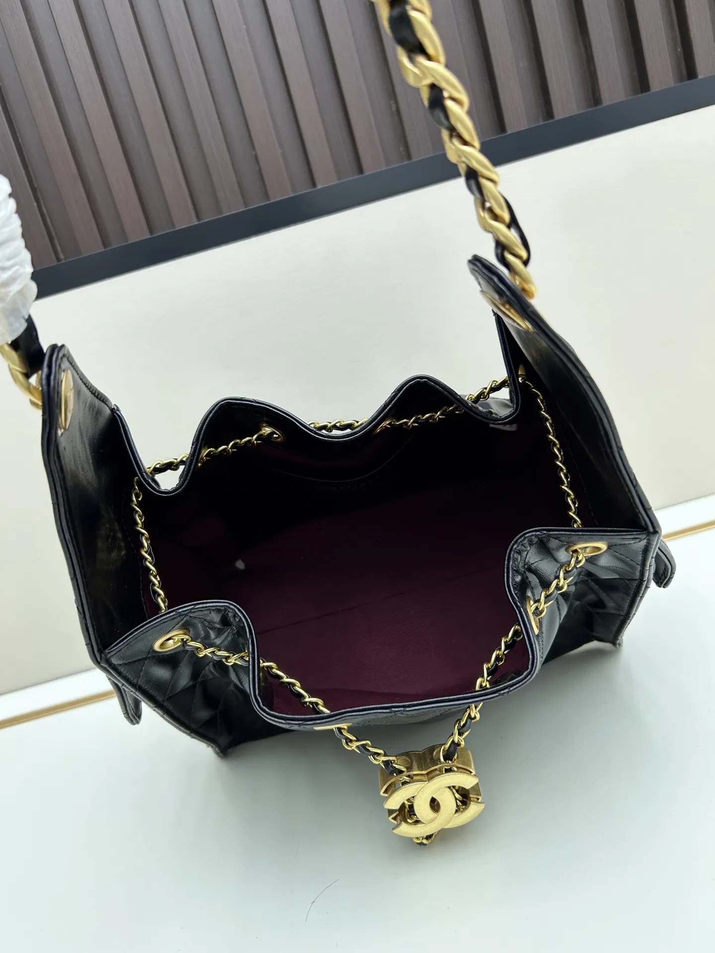 Chanel 25バッグ ブラック 油waxレザー - 画像 (8)