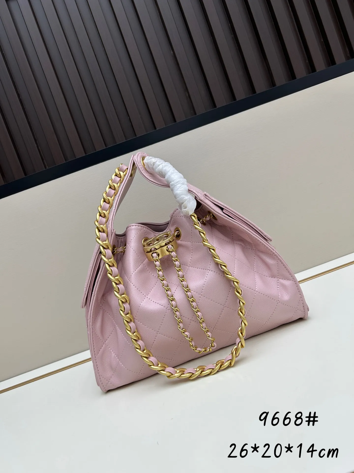 シャネル25バッグ ピンク 油waxレザー