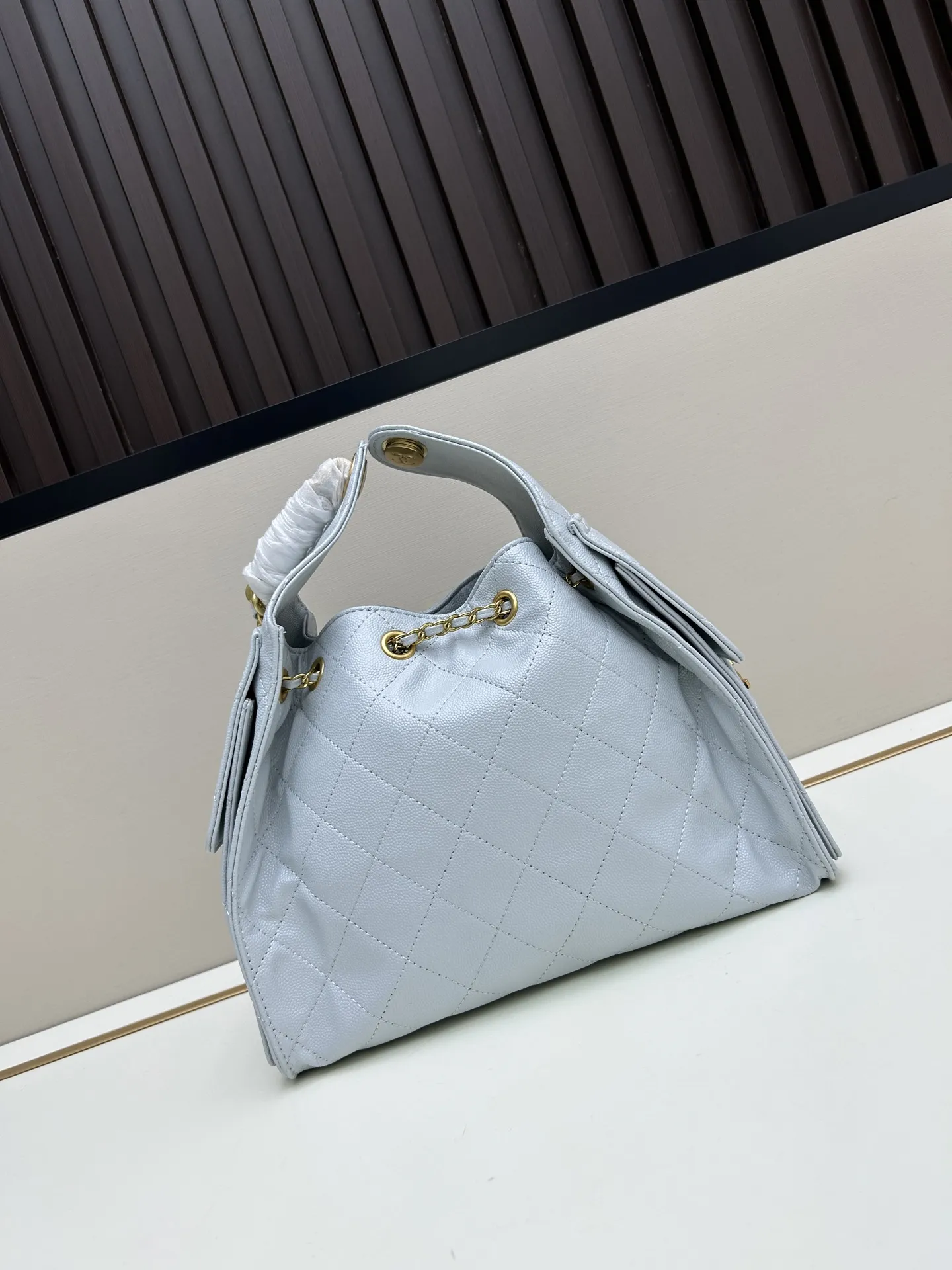 シャネル25バッグ ホワイト 油waxレザー - 画像 (4)