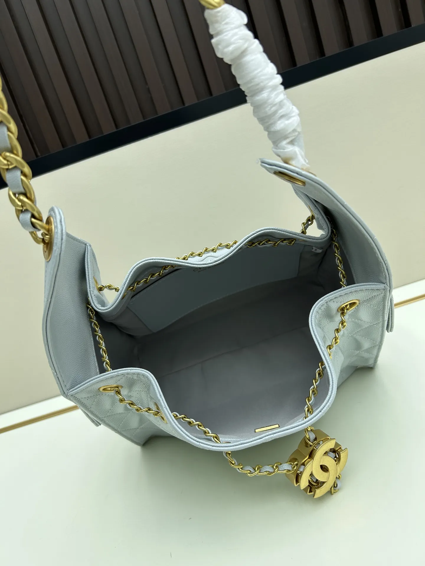 シャネル25バッグ ホワイト 油waxレザー - 画像 (8)