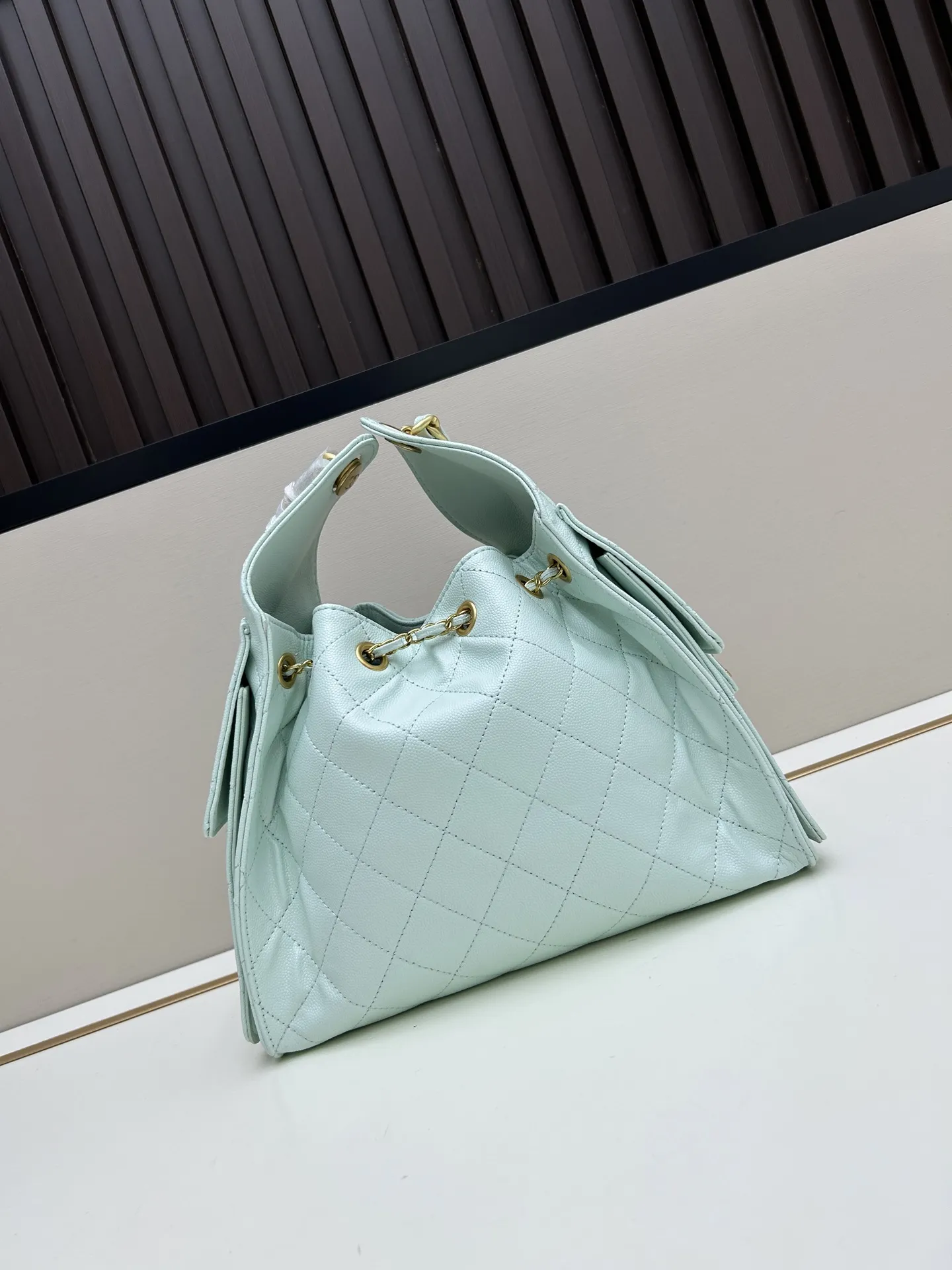 シャネル25バッグ ミントグリーン 油wax皮 - 画像 (4)