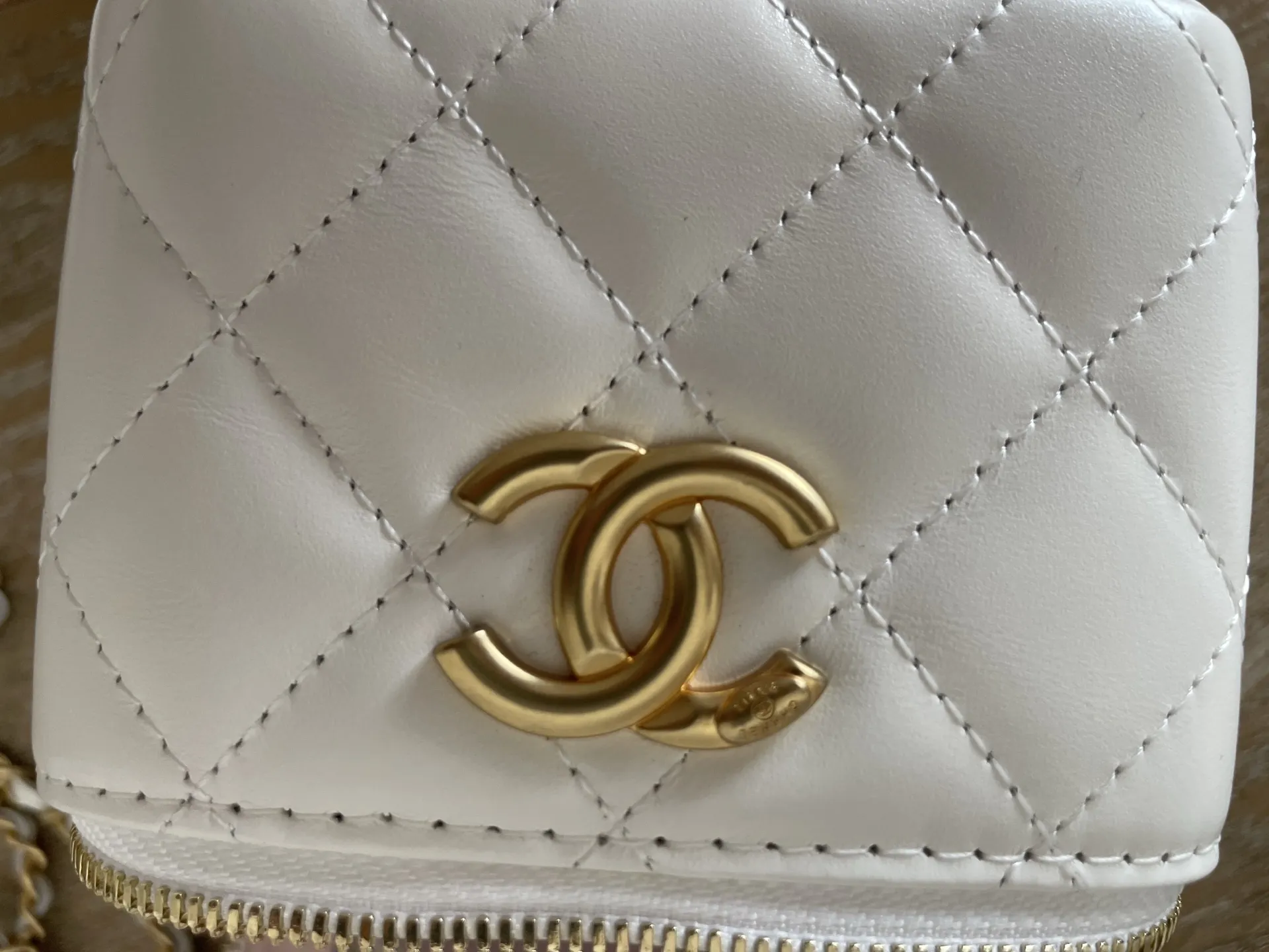 CHANEL 24C 白 ダブルゴールデンボックスバッグ - 画像 (8)