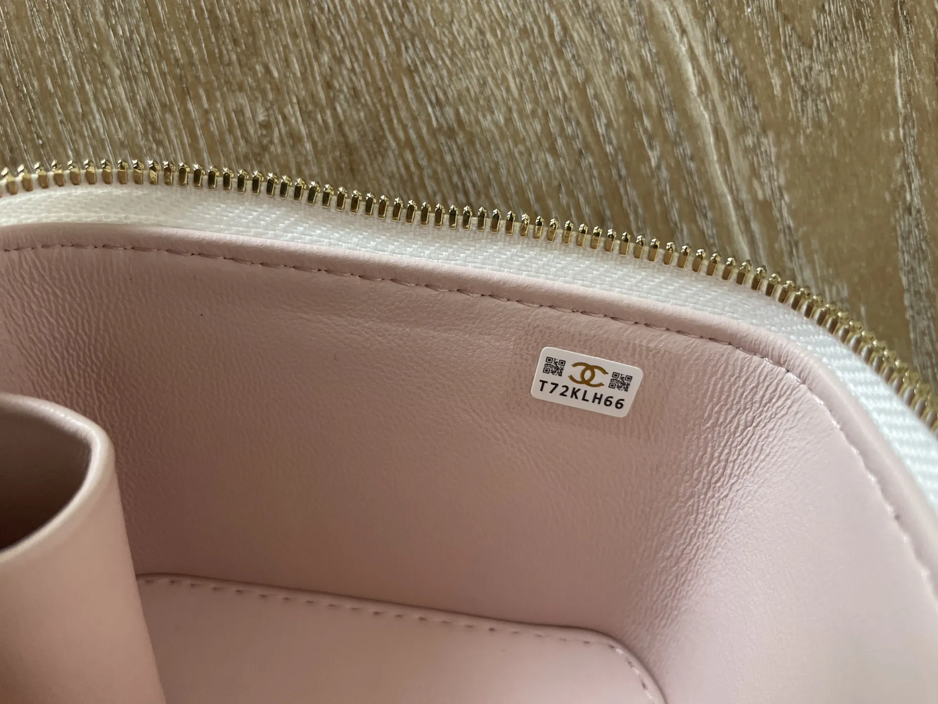 CHANEL 24C 白 ダブルゴールデンボックスバッグ - 画像 (10)