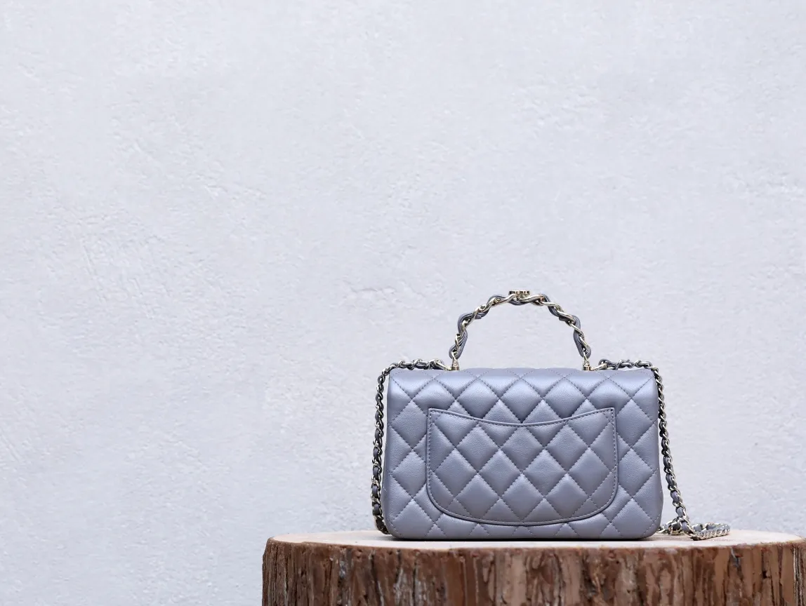 CHANEL 23Kミニハンドル グレー キルティング - 画像 (3)