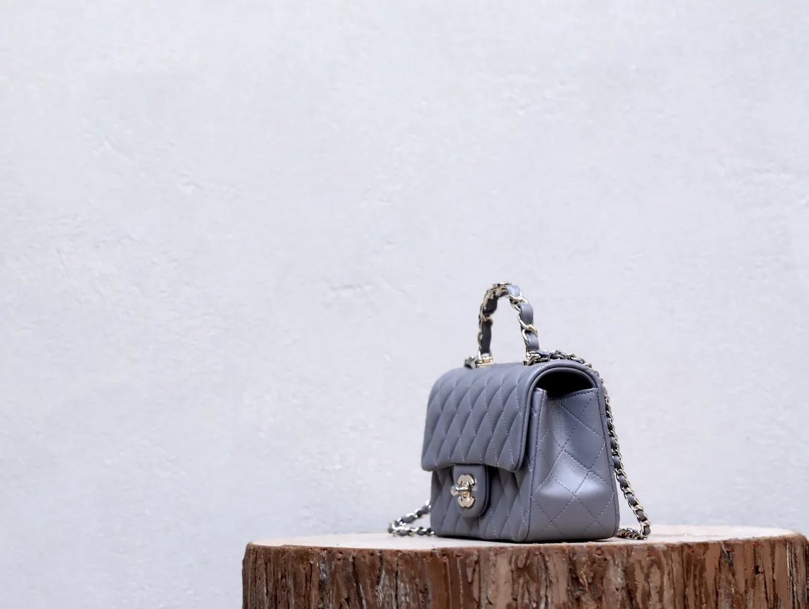 CHANEL 23Kミニハンドル グレー キルティング - 画像 (4)