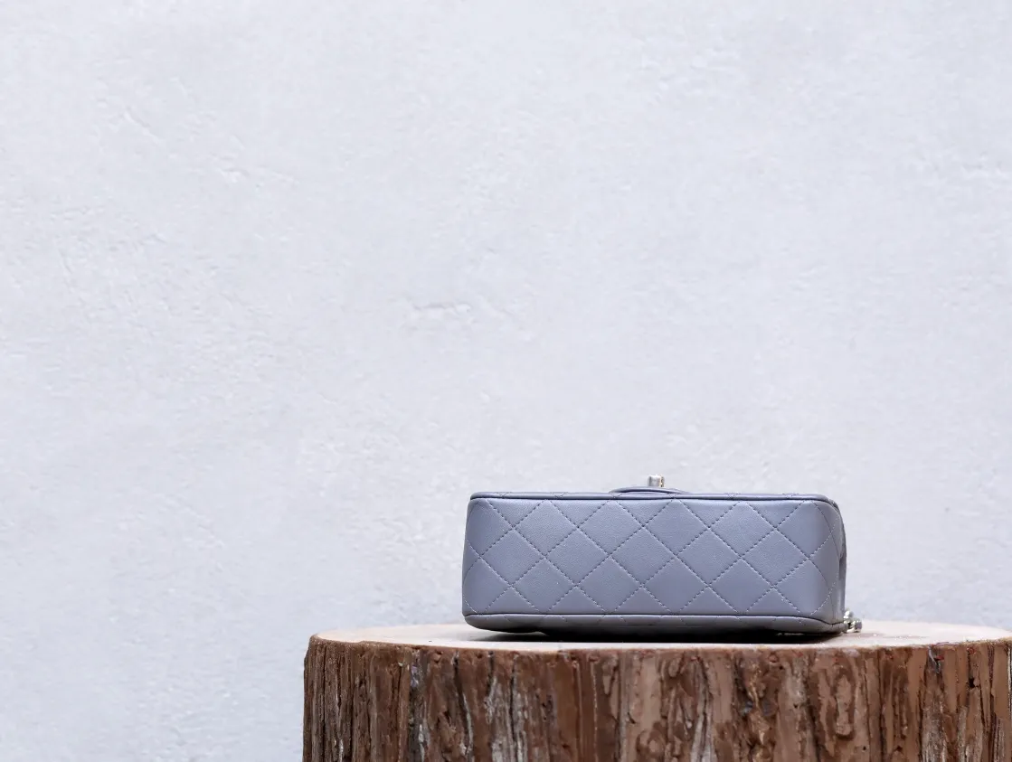 CHANEL 23Kミニハンドル グレー キルティング - 画像 (5)