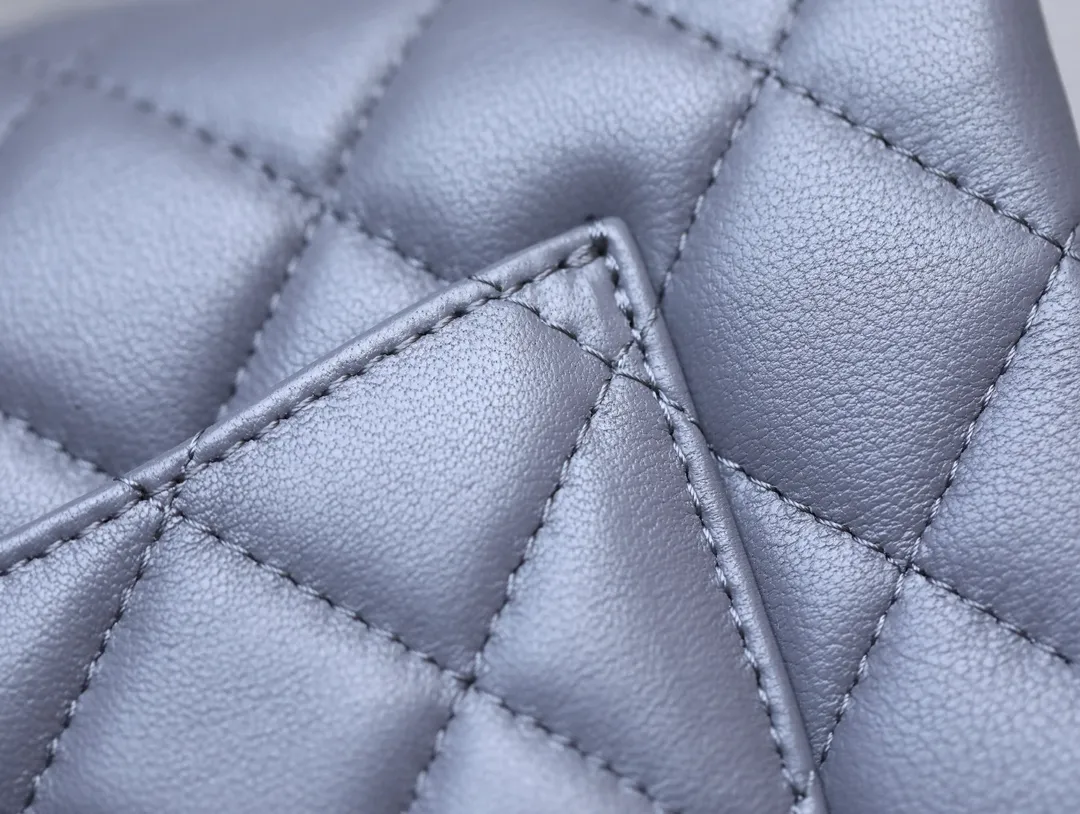 CHANEL 23Kミニハンドル グレー キルティング - 画像 (10)