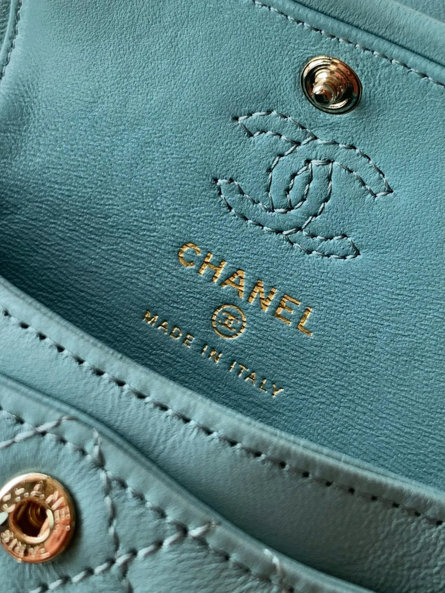 CHANEL ベビーブルー miniハートCFバッグ - 画像 (10)