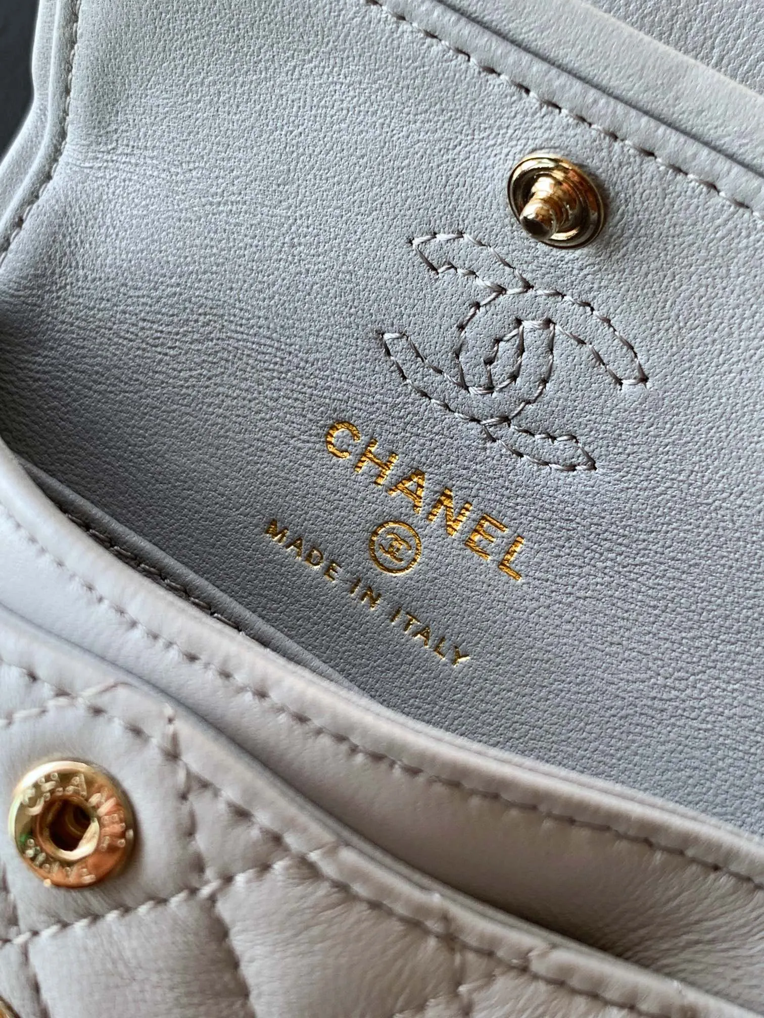 CHANELライトグレーminiハートパールCFストラップ小物 - 画像 (10)