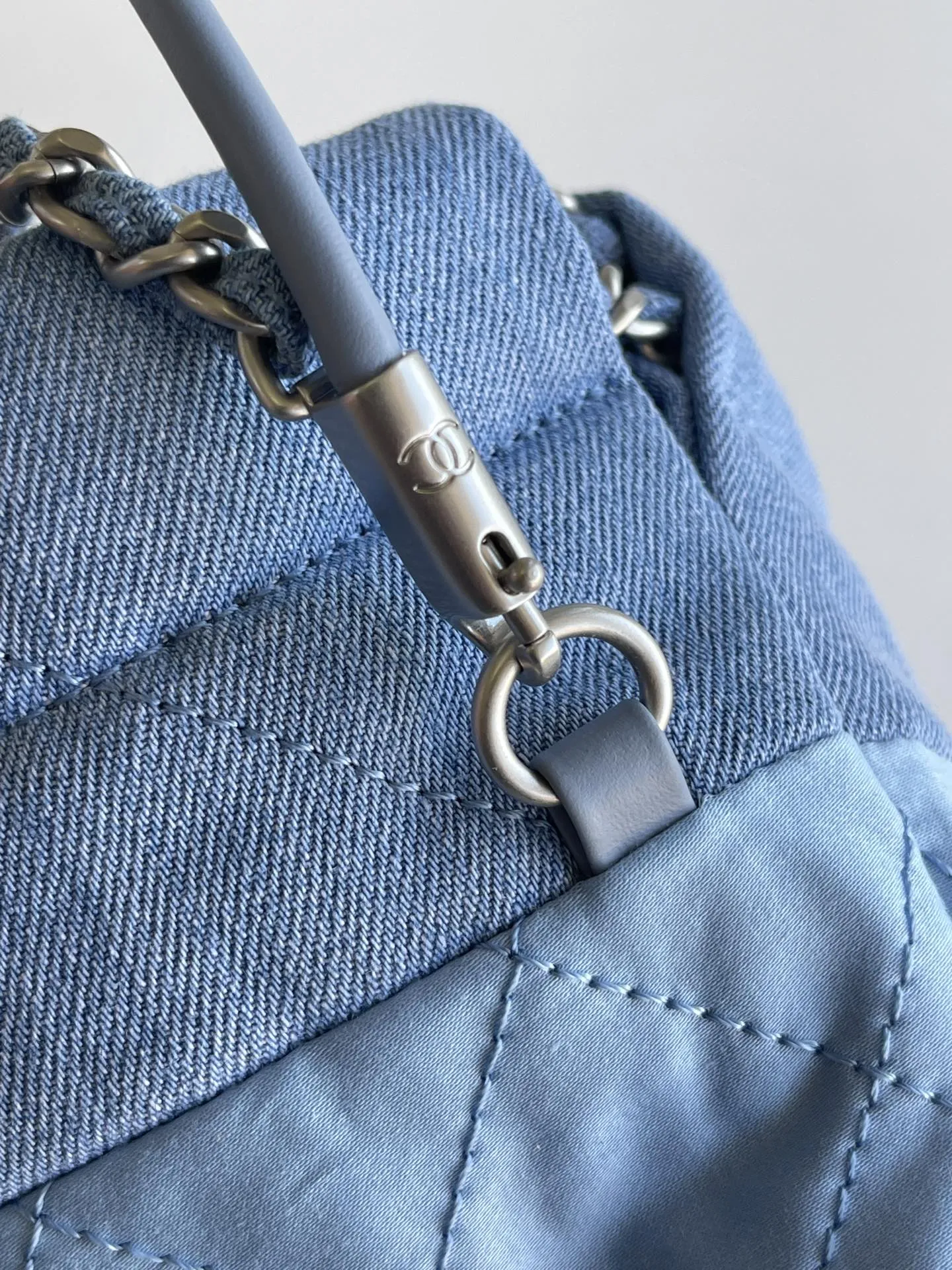 CHANEL ミニバッグ ブルー デニム風 AS3980 - 画像 (8)