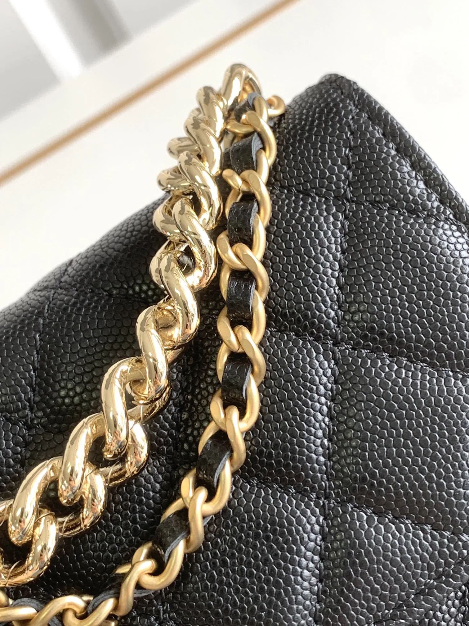 CHANEL 黒金鎖WOCバッグ スタイル6467 - 画像 (7)