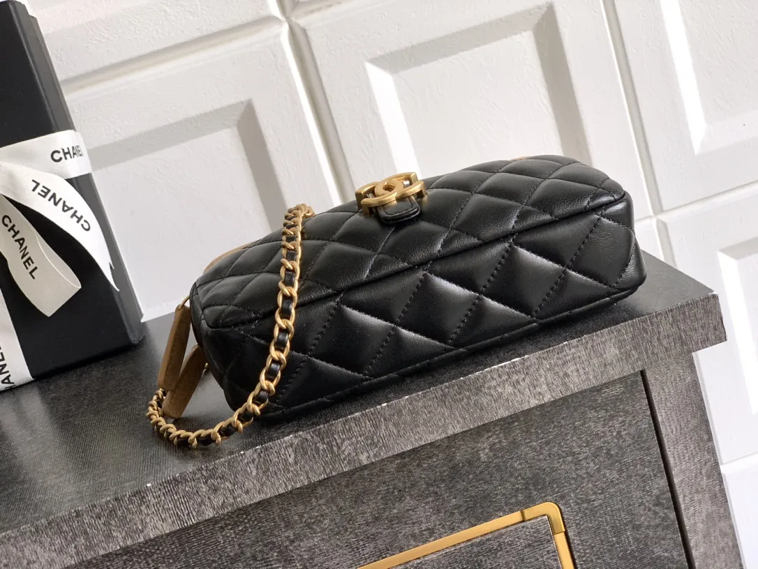 CHANEL カラメル色スエードパッチワーク携帯バッグ25 A - 画像 (5)
