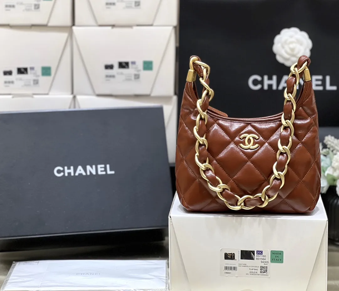 CHANEL 茶色チェーンバッグ キルティングデザイン