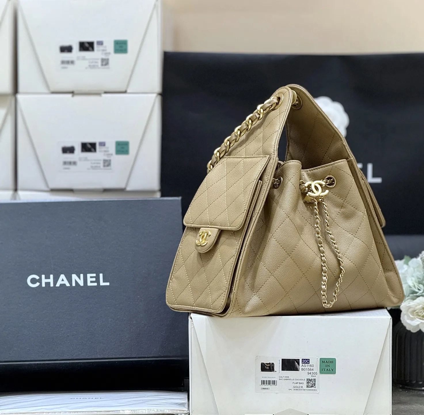 CHANEL ゴールド キルティングバケットバッグ - 画像 (3)