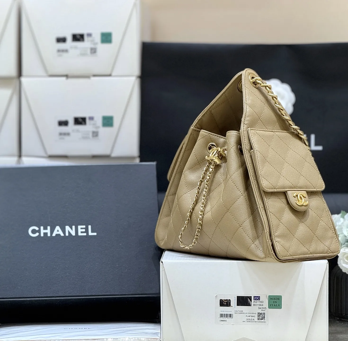 CHANEL ゴールド キルティングバケットバッグ - 画像 (4)