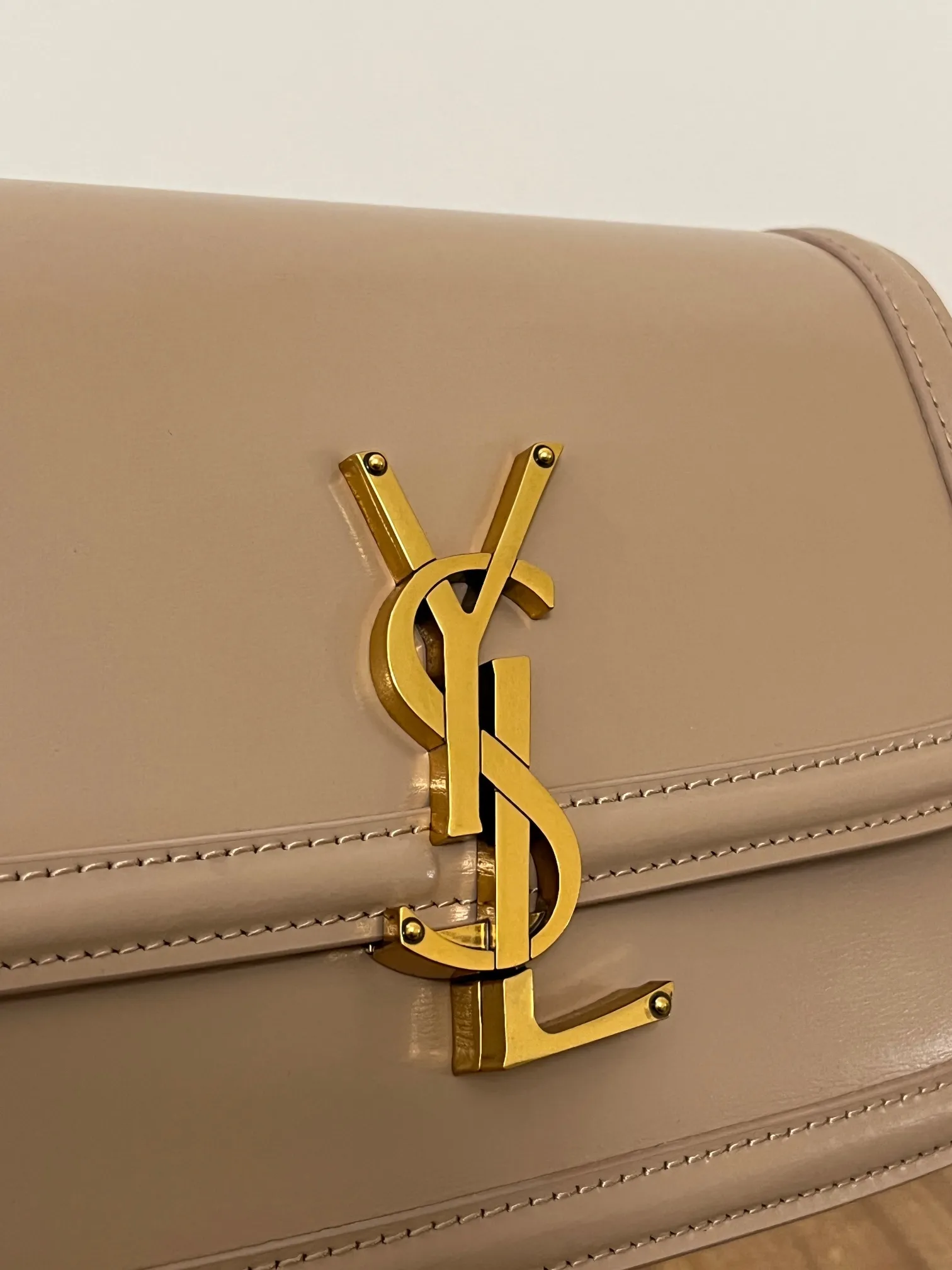 SAINT LAURENT ベージュ ボックスバッグ 小サイズ - 画像 (4)