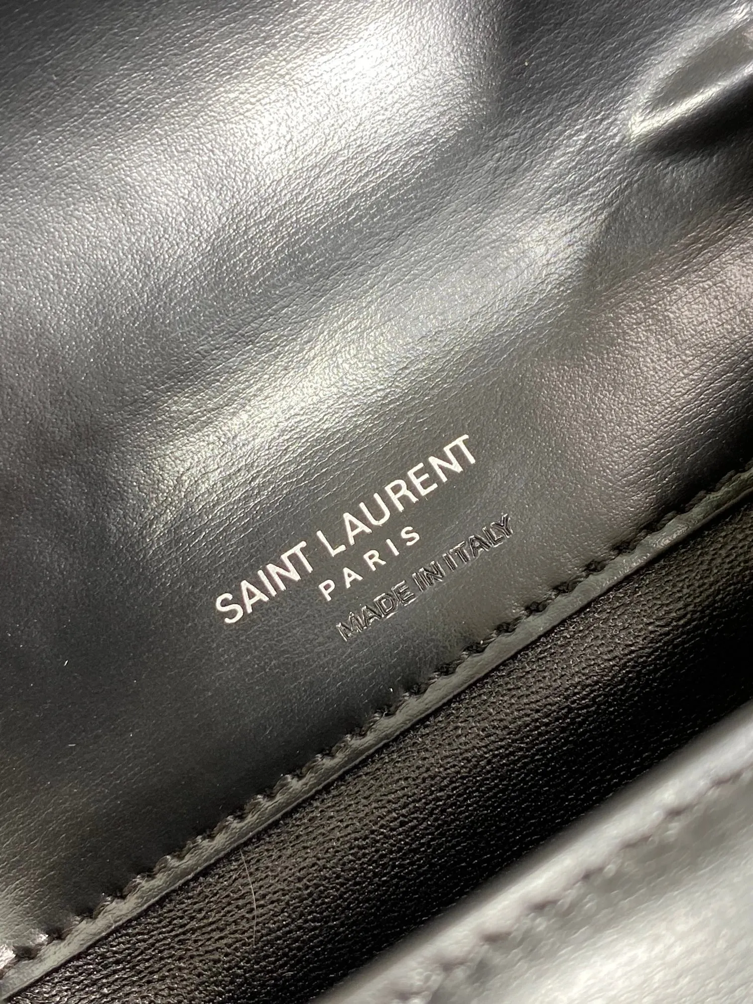 Yves Saint Laurent ブラック豆腐型ショルダーバッグ - 画像 (9)