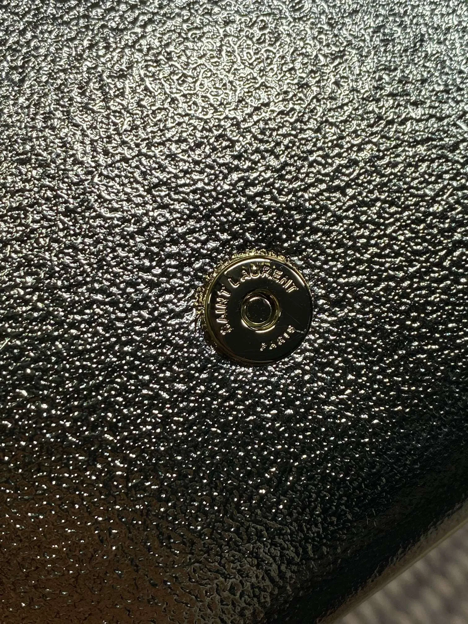 Yves Saint Laurent ゴールドクラシッククラッチバッグ - 画像 (8)