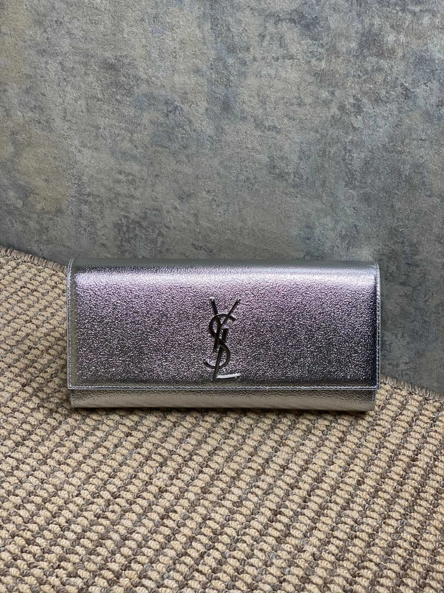 Yves Saint Laurent シルバー クラシックノータッセルハンドバッグ