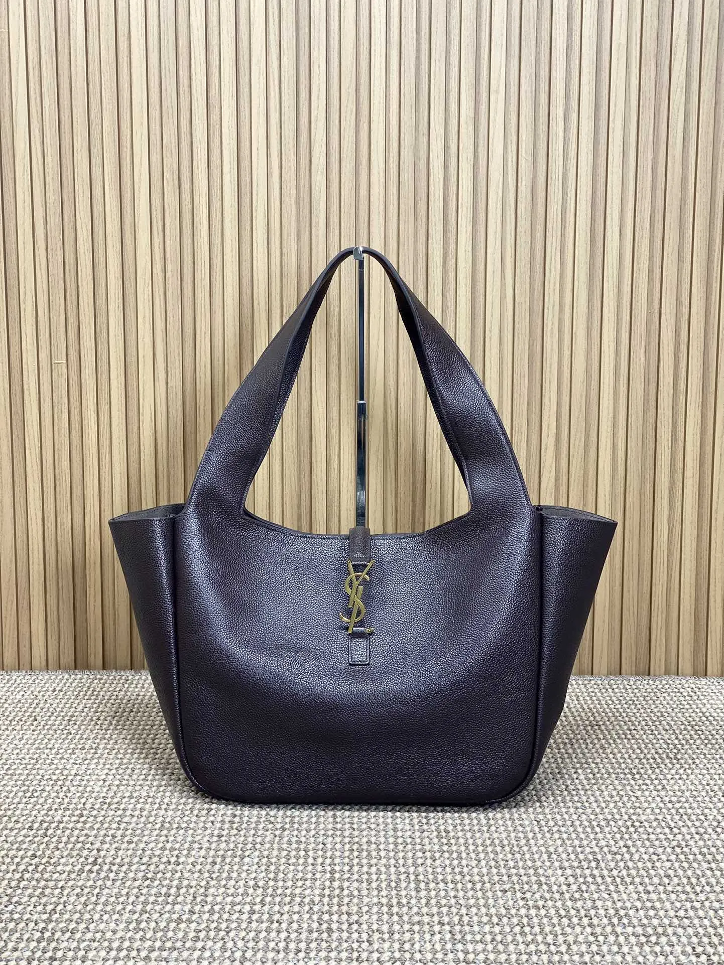 Yves Saint Laurent ダークブラウン 柔らか鹿革バッグ