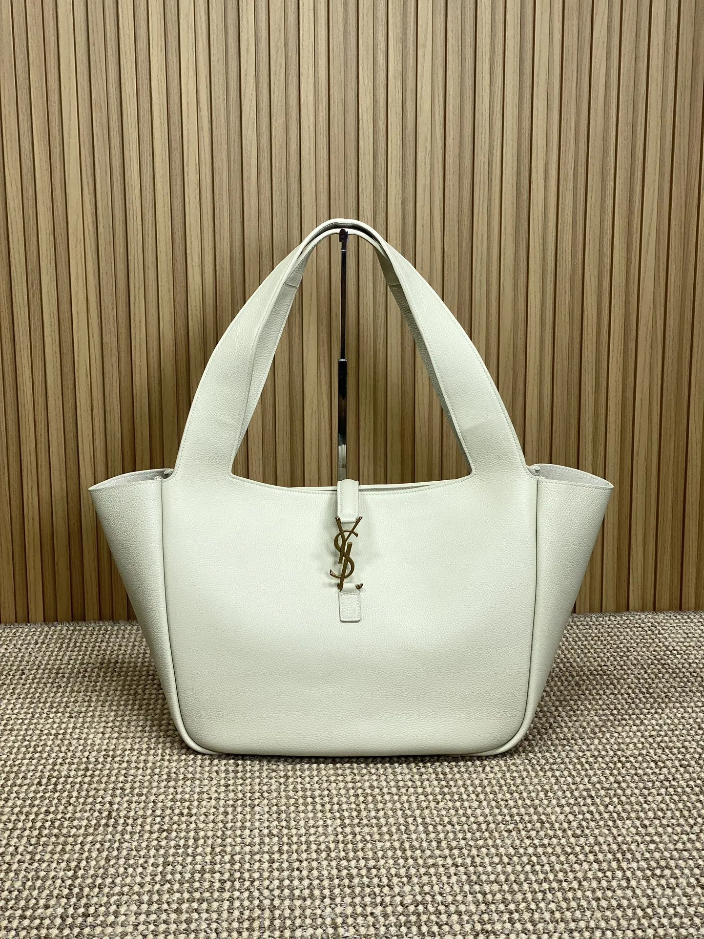Yves Saint Laurent ホワイト 柔らか鹿革バッグ