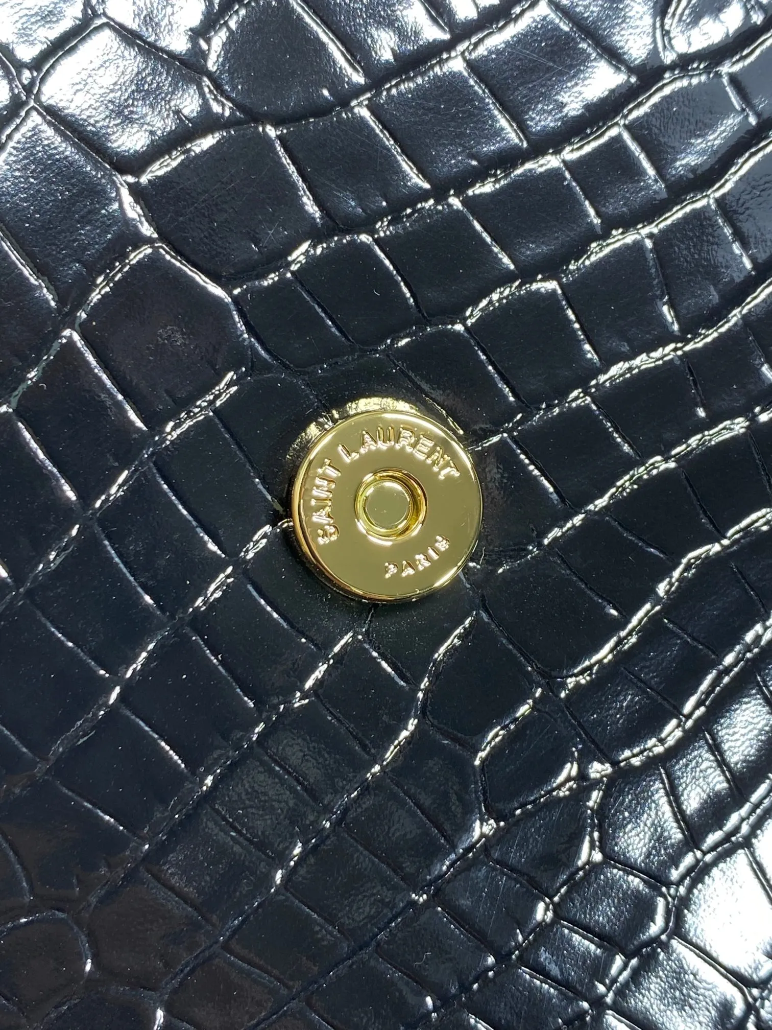 Yves Saint Laurent ブラッククロコダイル前Flipバッグ - 画像 (8)